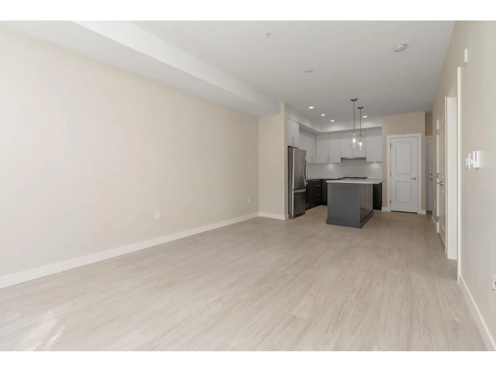 B523 20834 80 AVENUE