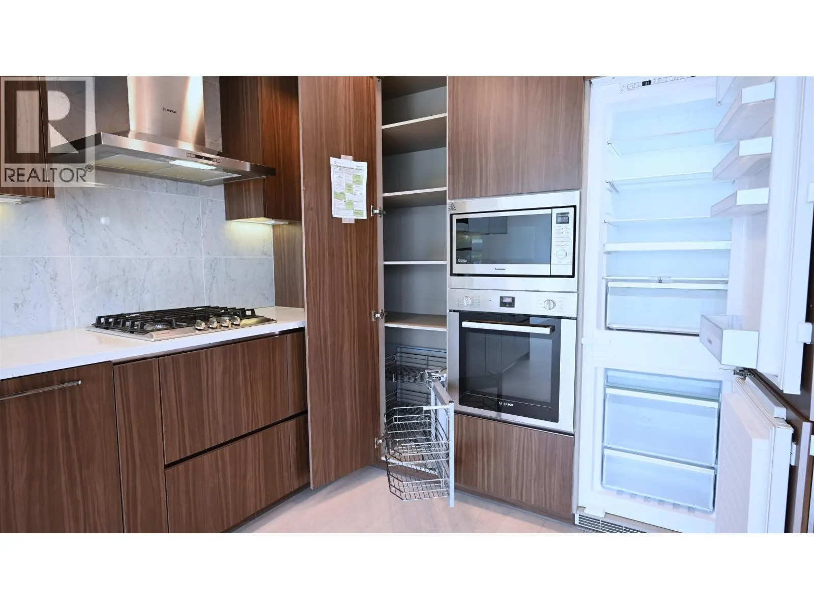 1608 8800 HAZELBRIDGE WAY