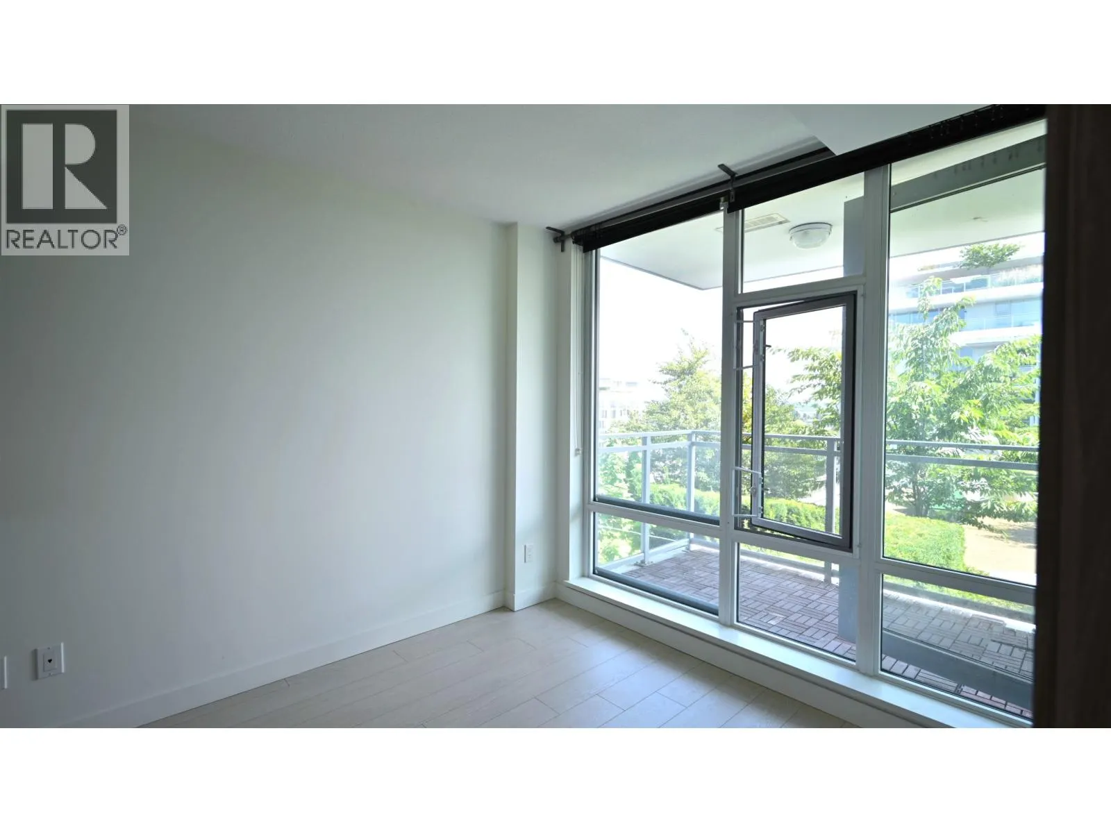 1608 8800 HAZELBRIDGE WAY