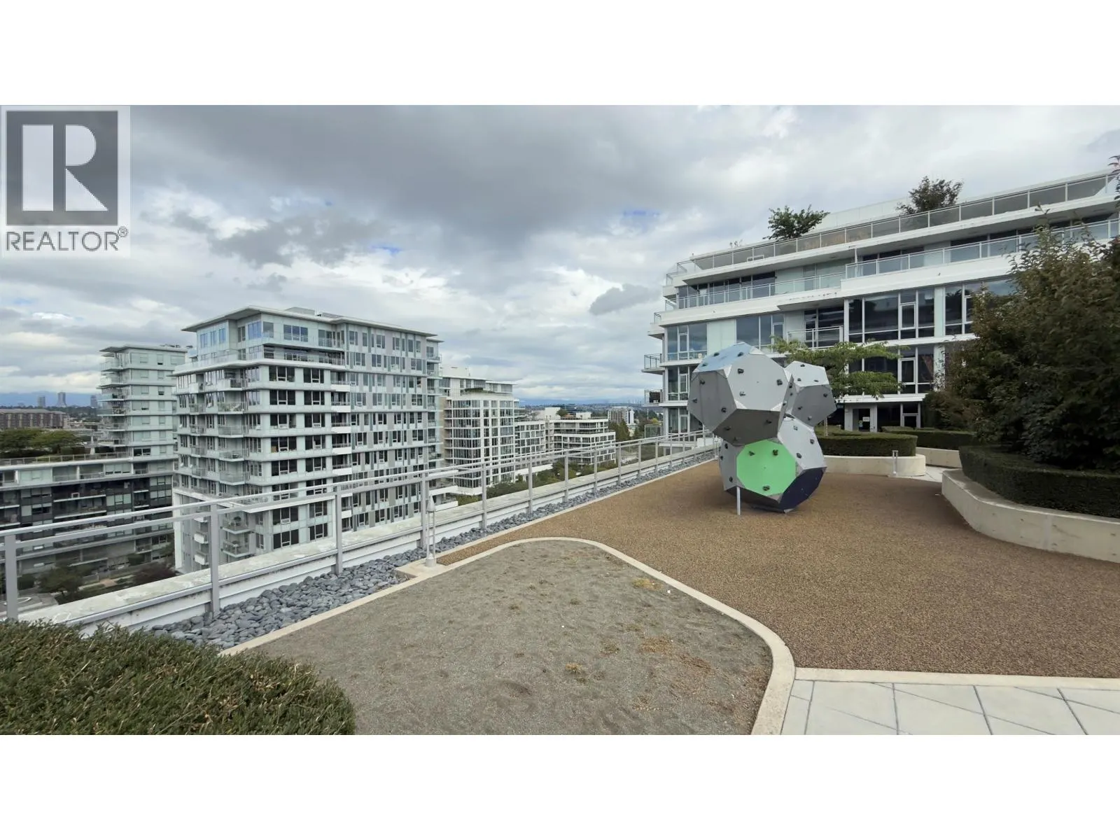 1608 8800 HAZELBRIDGE WAY