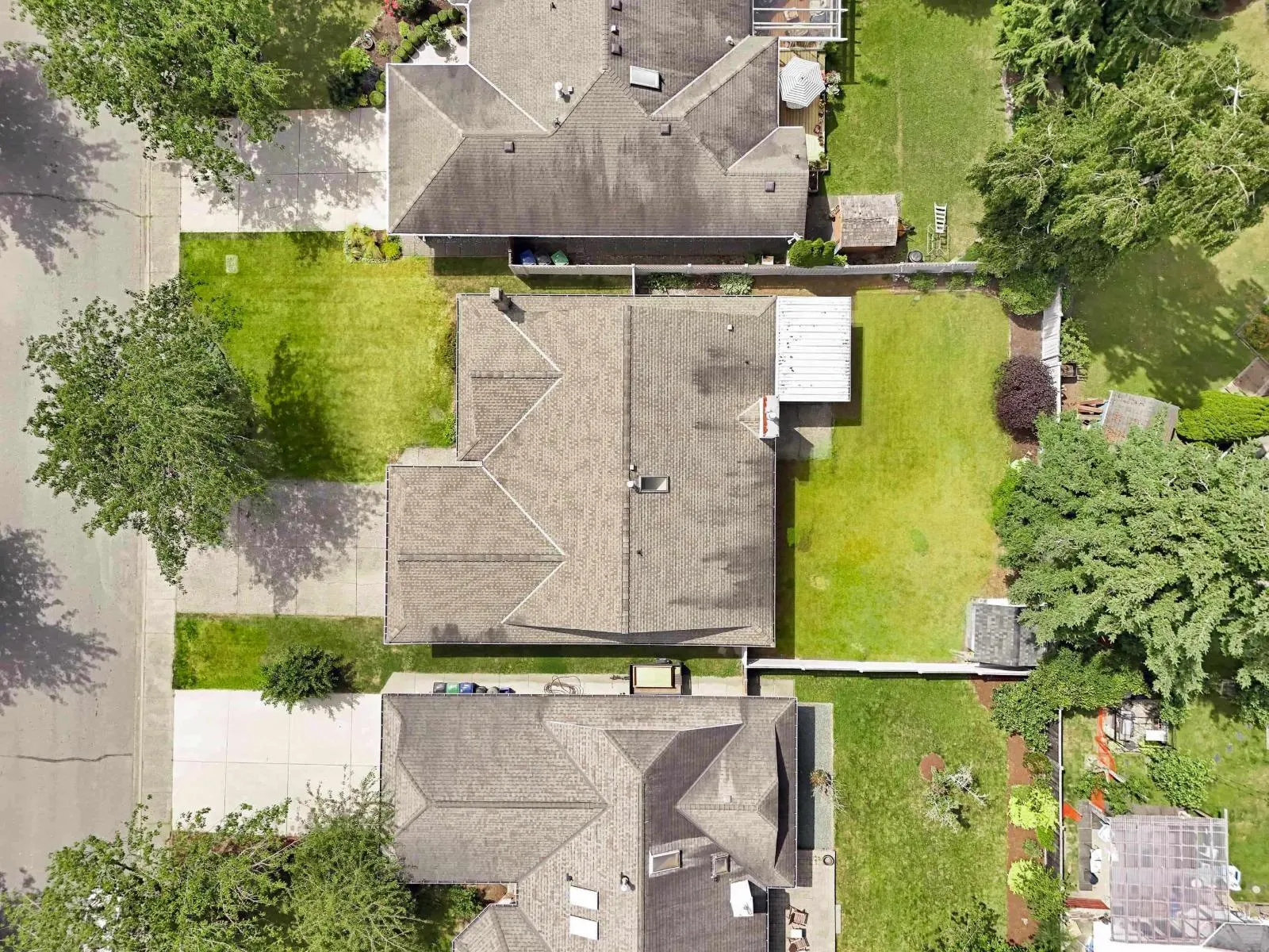 14097 16A AVENUE
