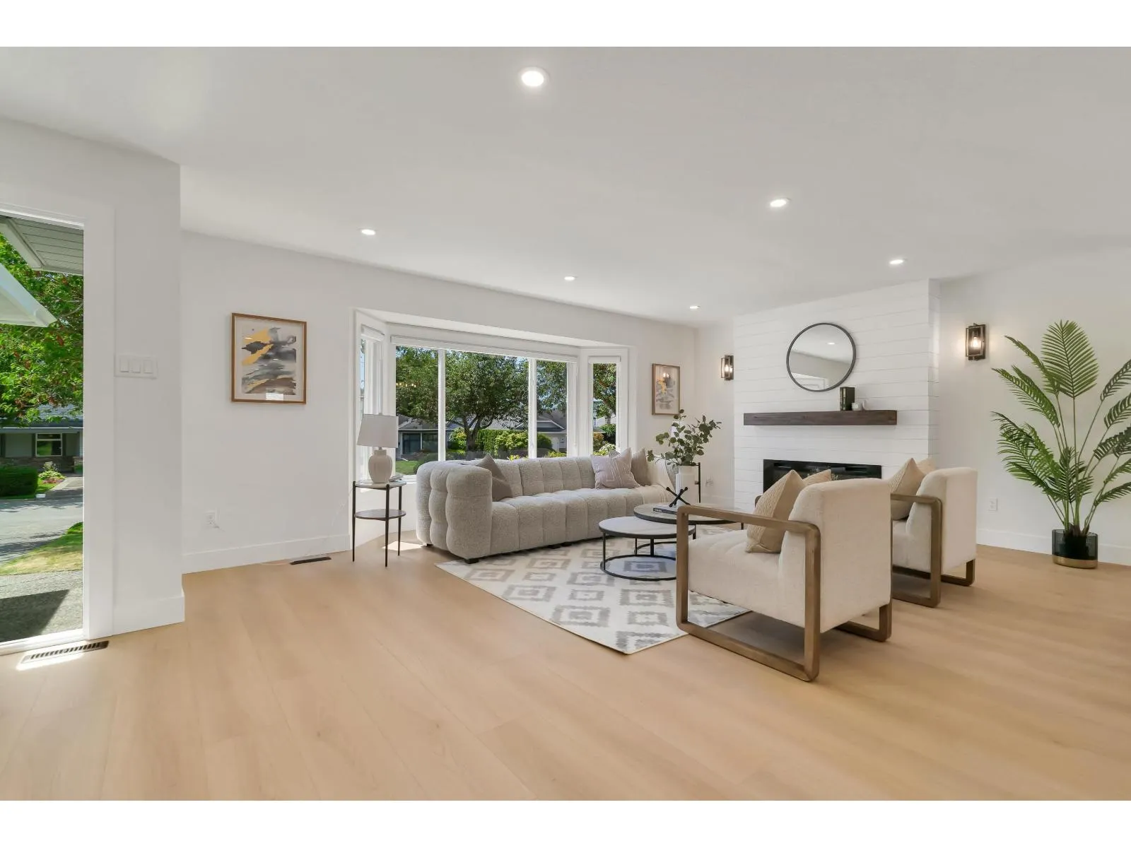 14097 16A AVENUE