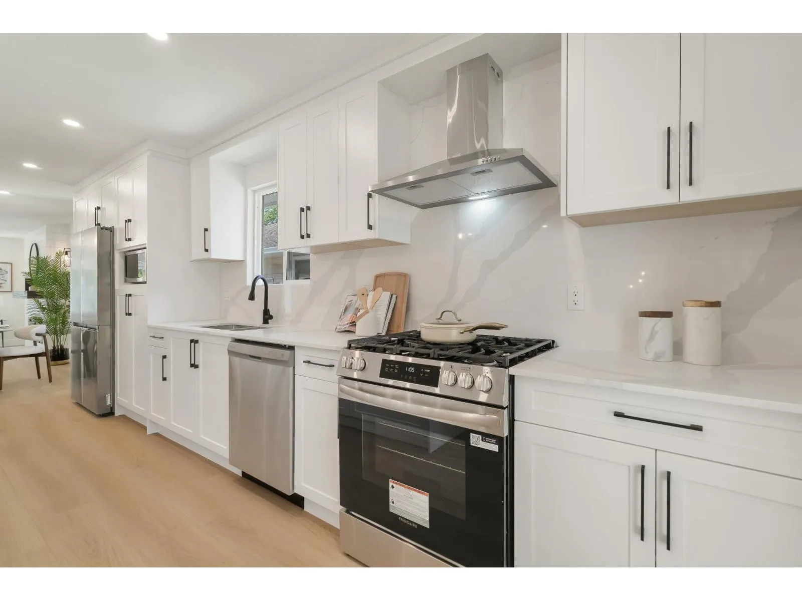 14097 16A AVENUE