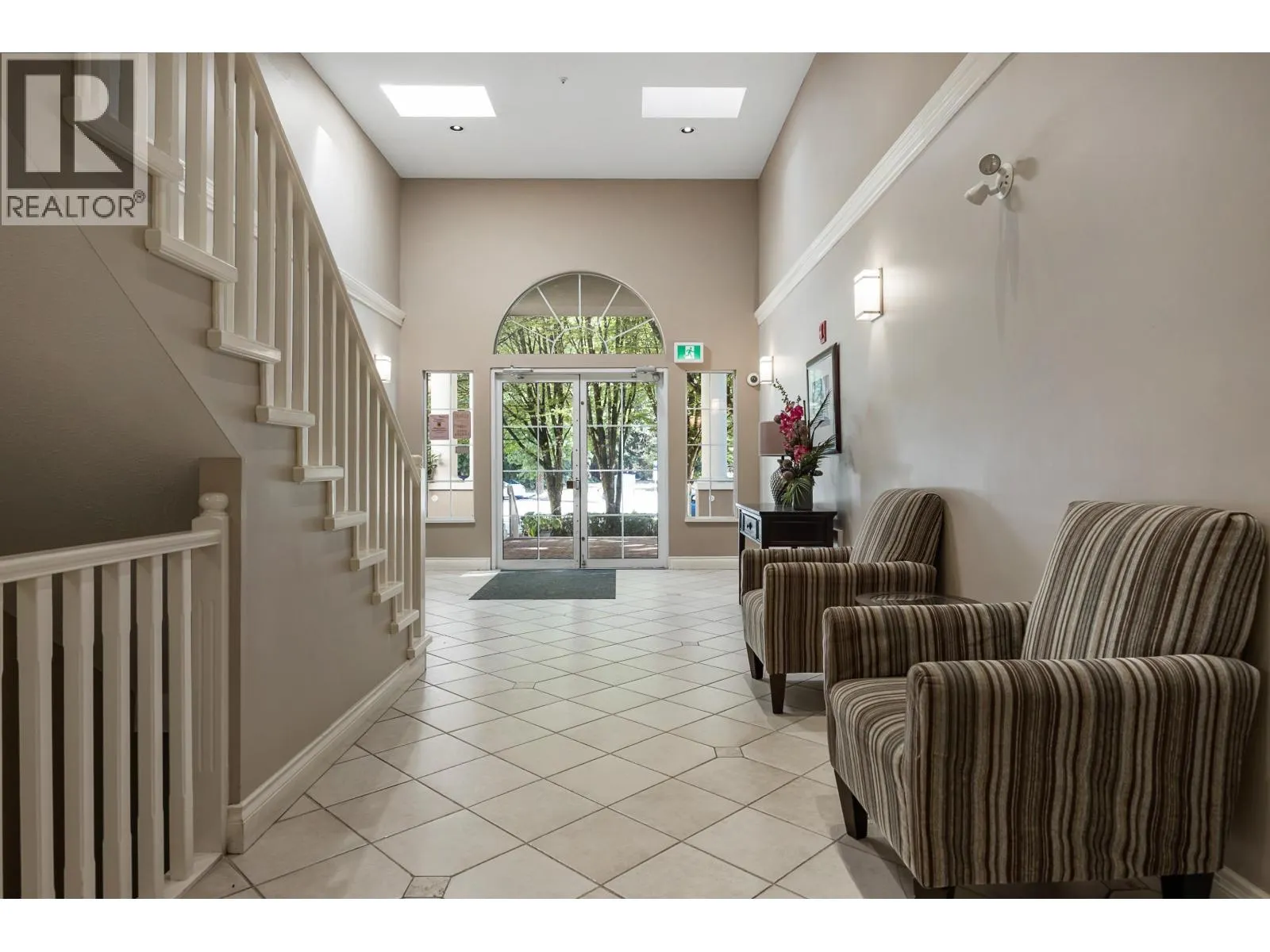 206 2990 PRINCESS CRESCENT