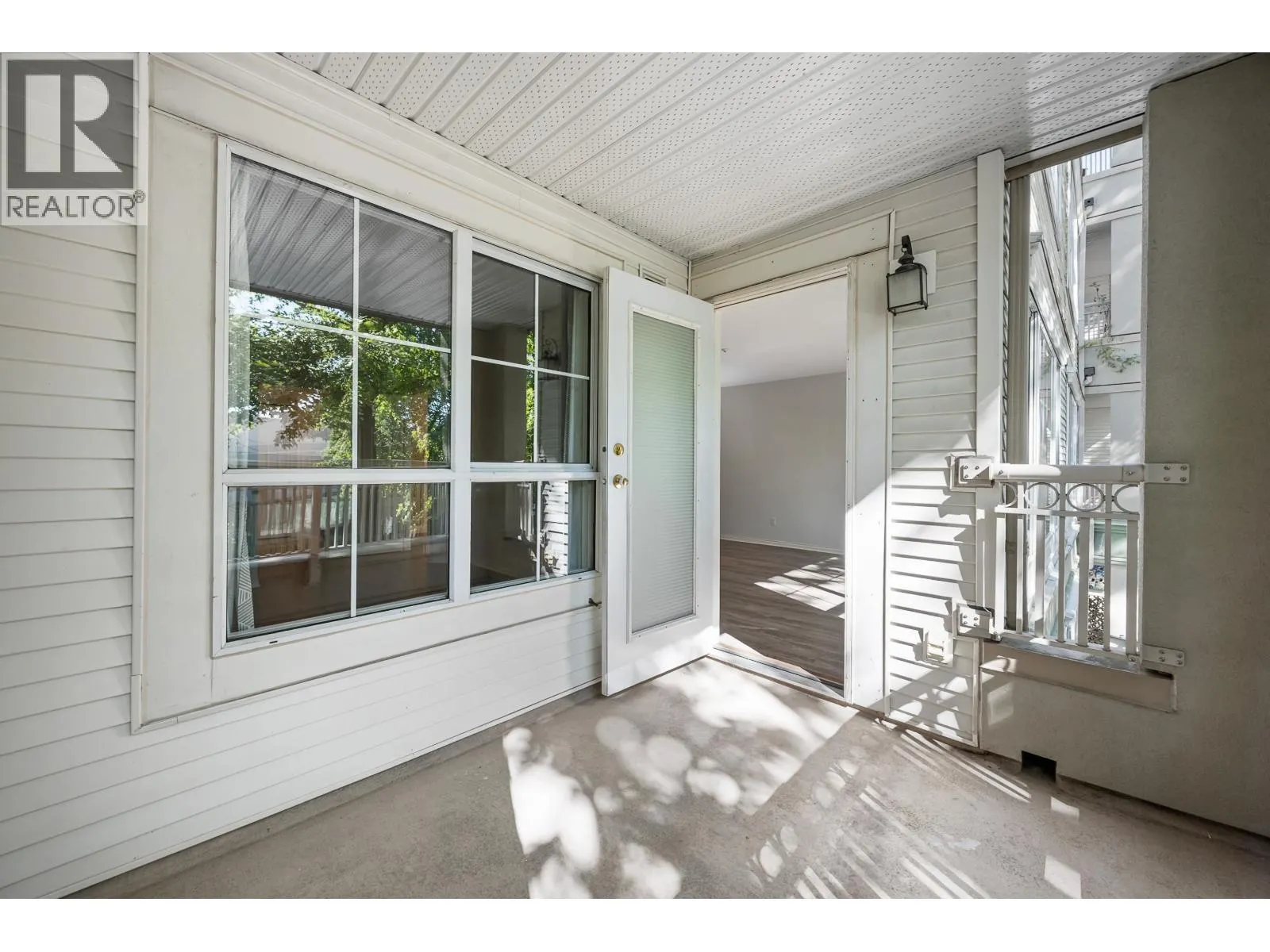 206 2990 PRINCESS CRESCENT