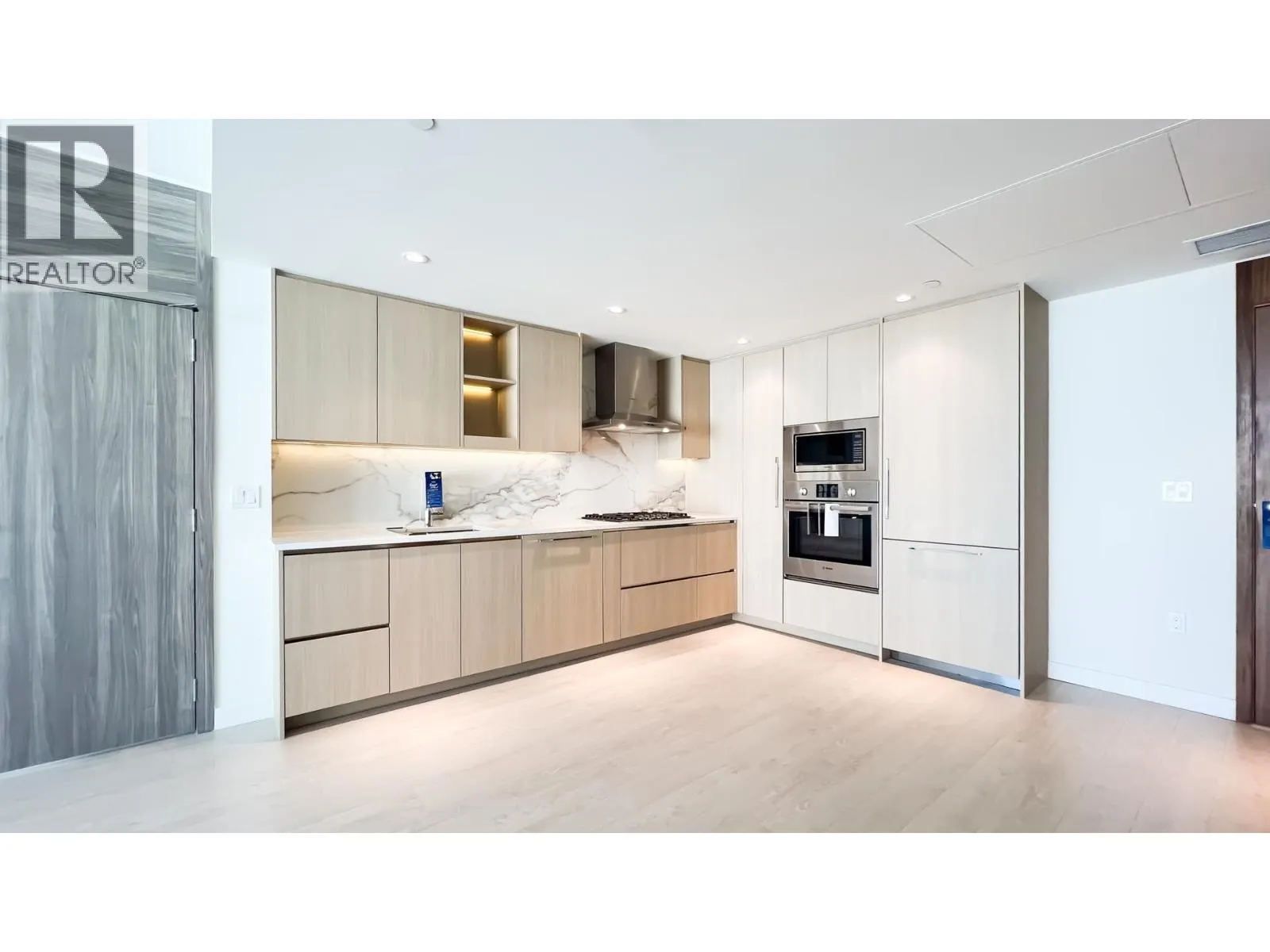1211 8611 HAZELBRIDGE WAY