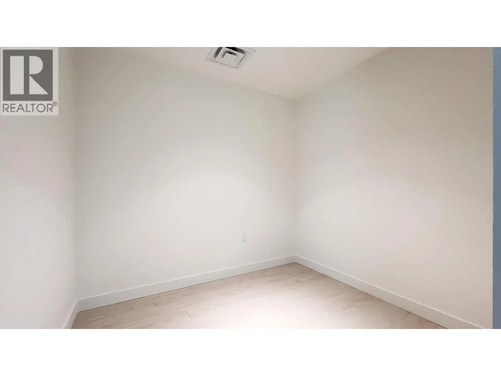 1211 8611 HAZELBRIDGE WAY