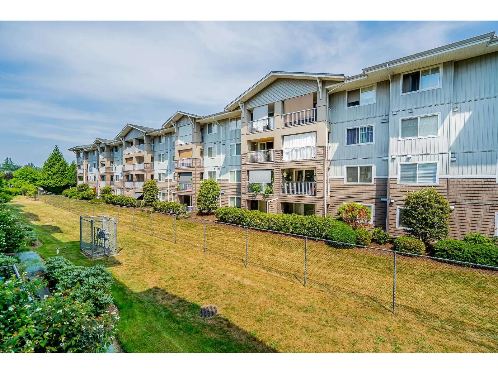 207 2038 SANDALWOOD CRESCENT