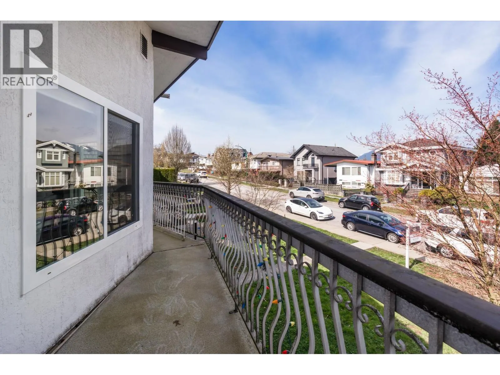 4346 DUNDAS STREET