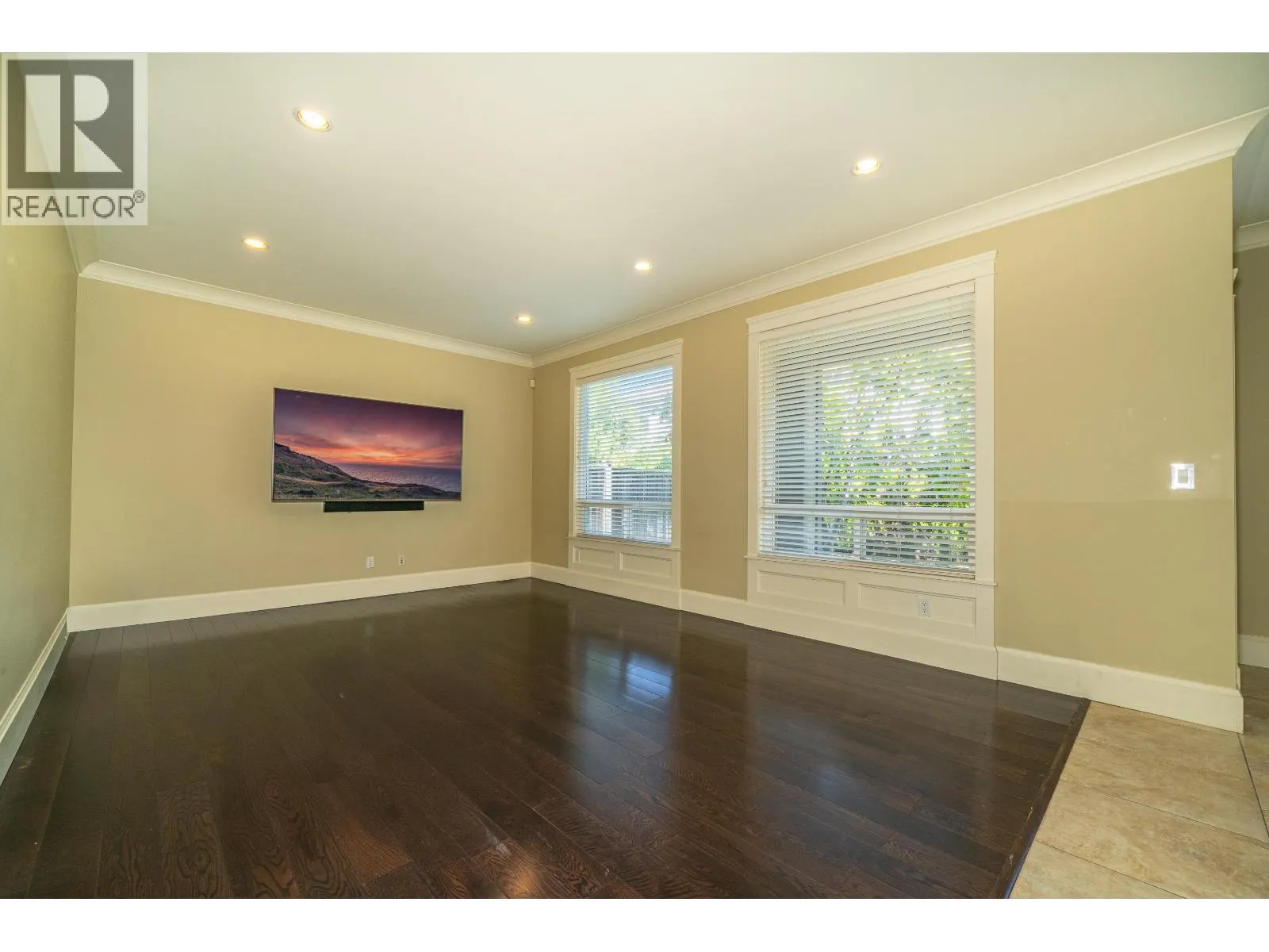 6191 DUNSMUIR CRESCENT