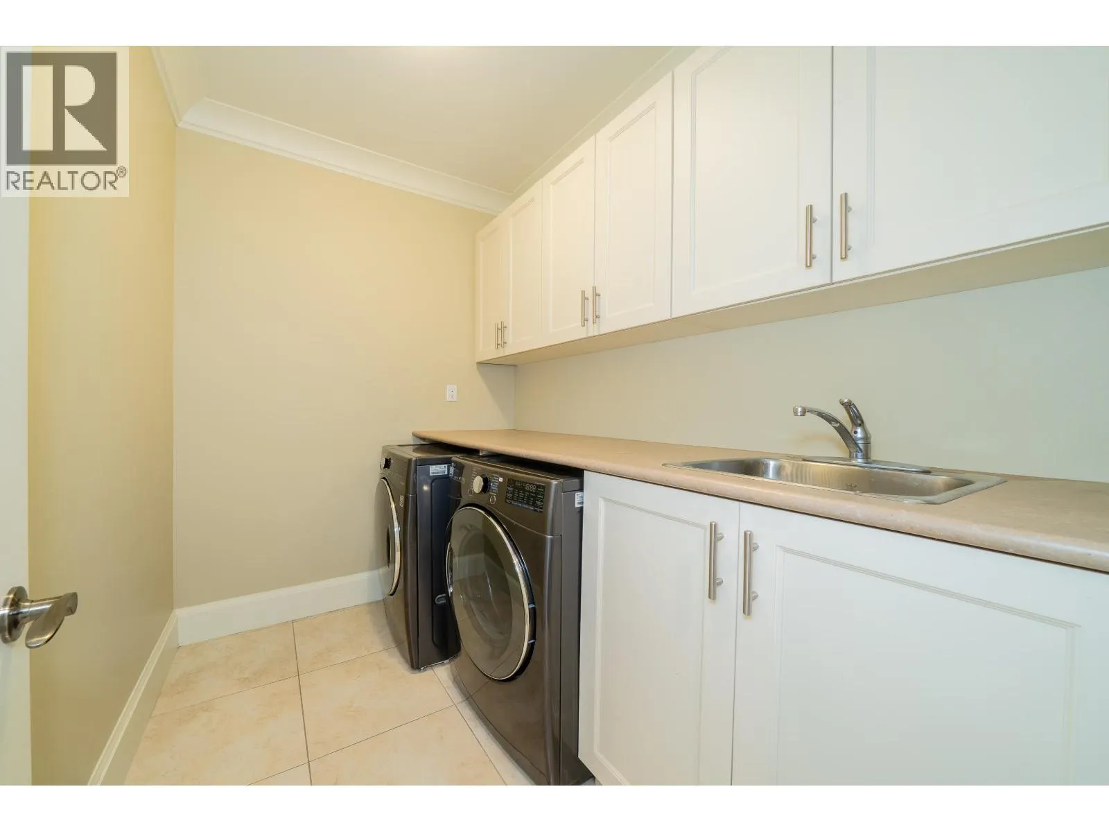 6191 DUNSMUIR CRESCENT