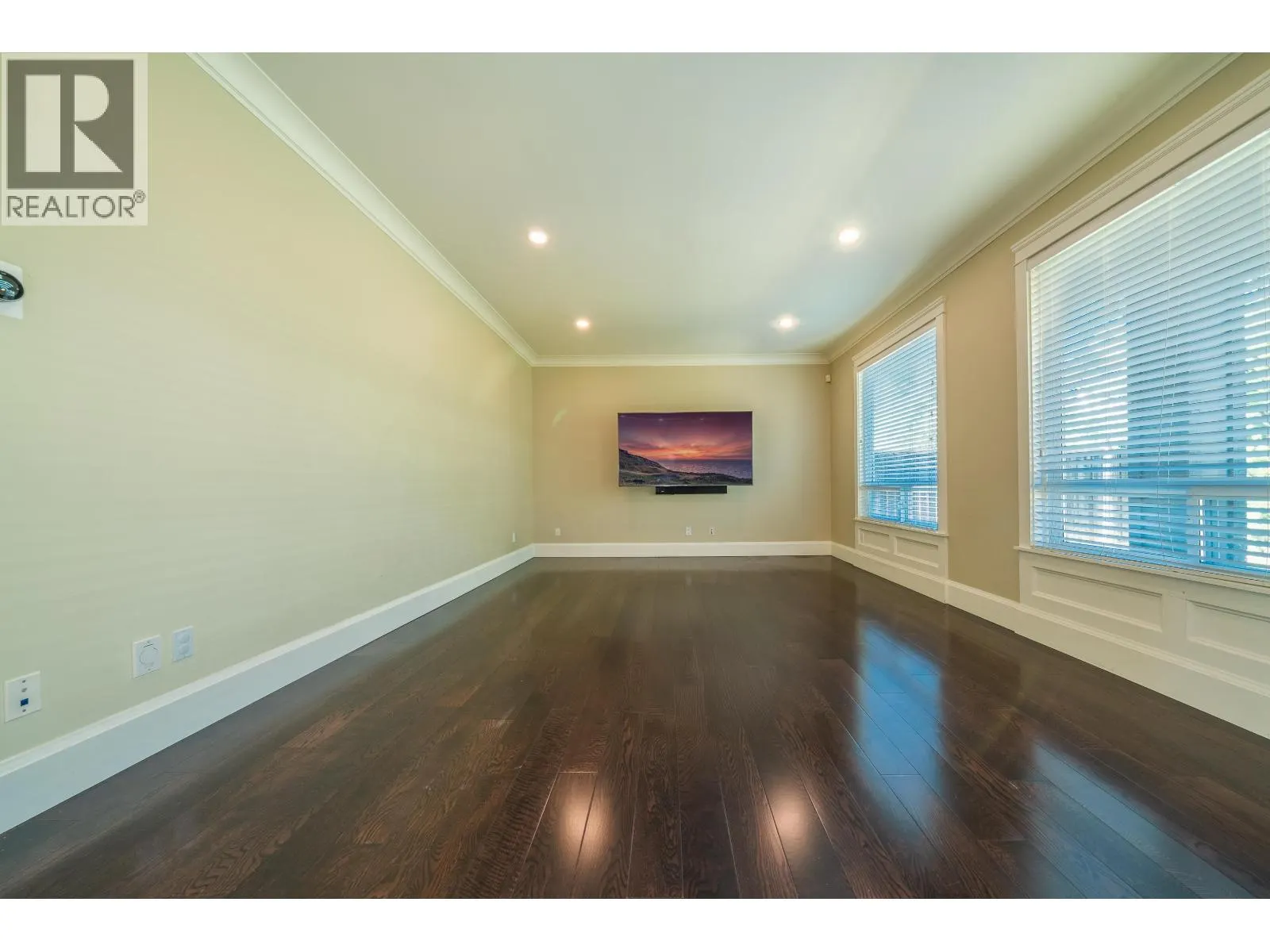 6191 DUNSMUIR CRESCENT