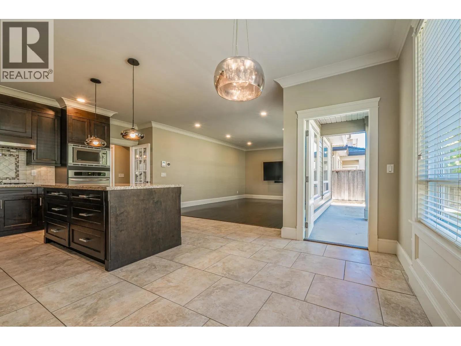 6191 DUNSMUIR CRESCENT
