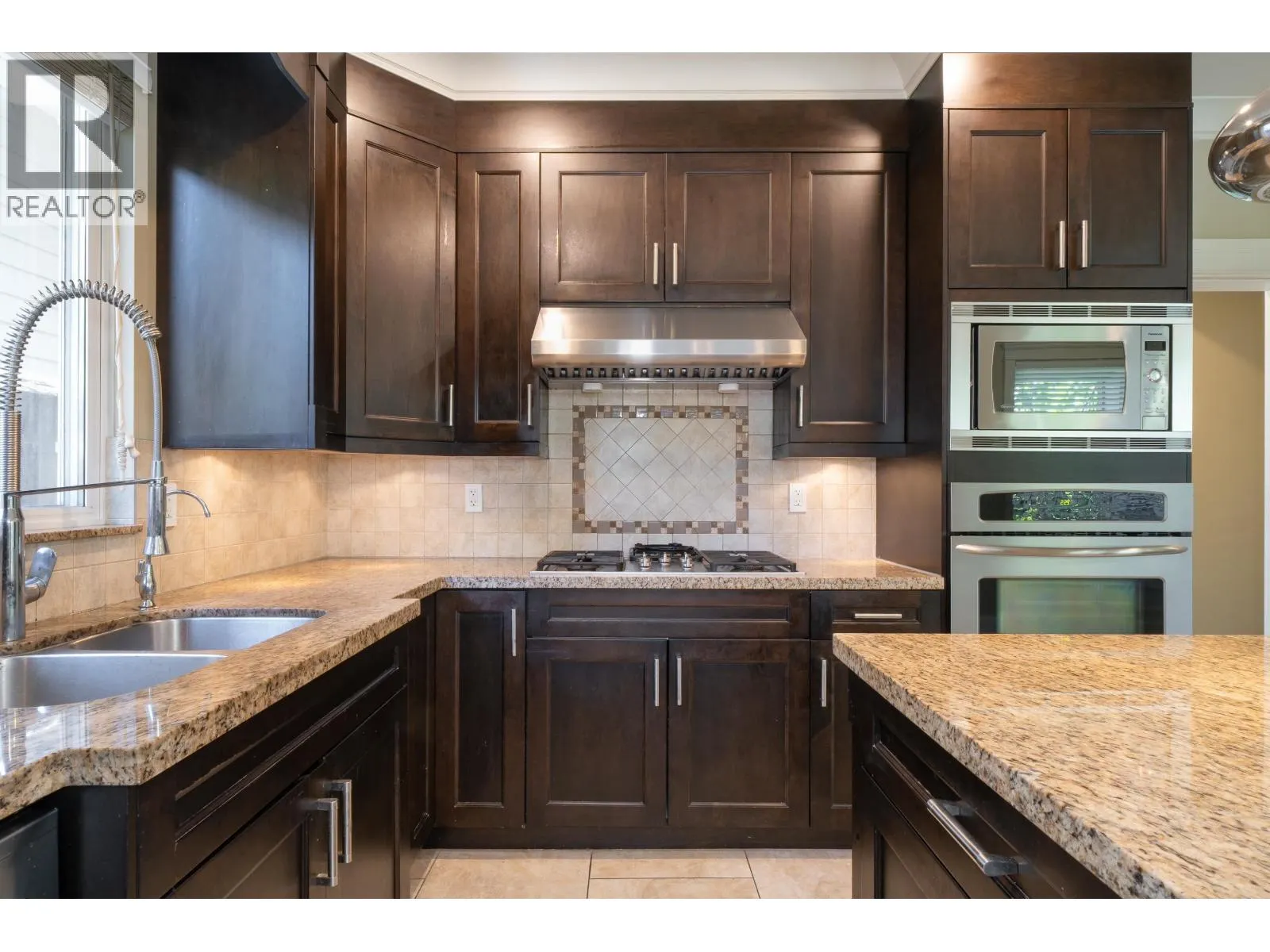 6191 DUNSMUIR CRESCENT