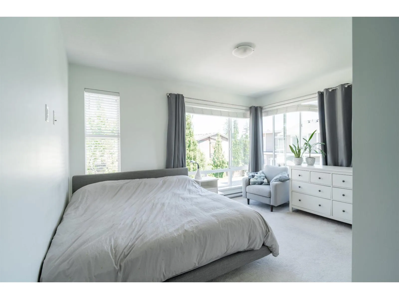 64 20857 77A AVENUE