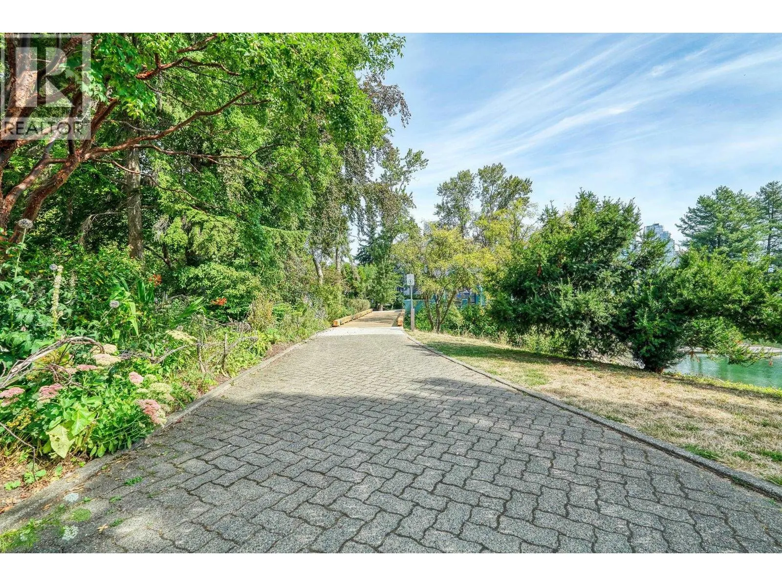 41 1425 LAMEY'S MILL ROAD