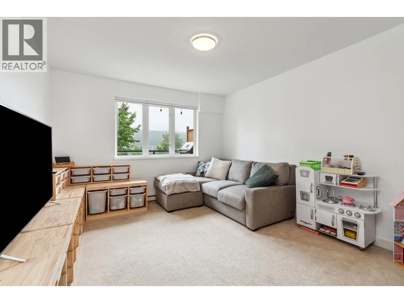 501 160 SHORELINE CIRCLE