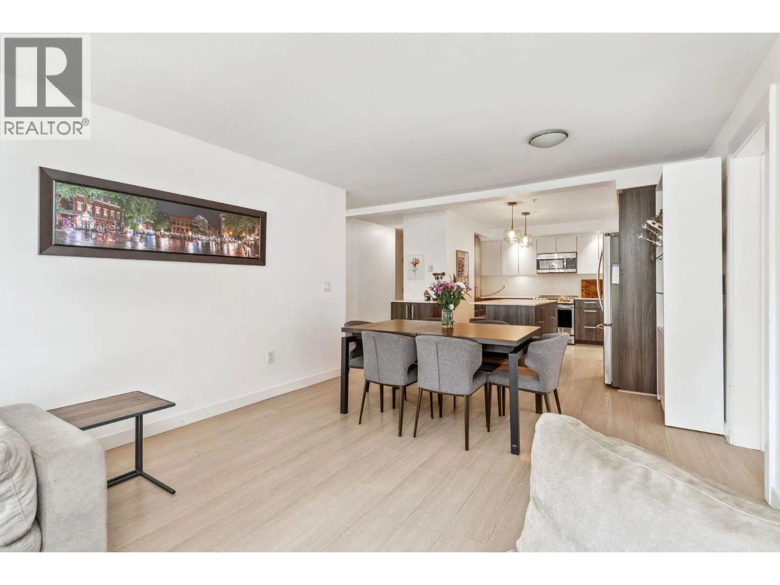 501 160 SHORELINE CIRCLE