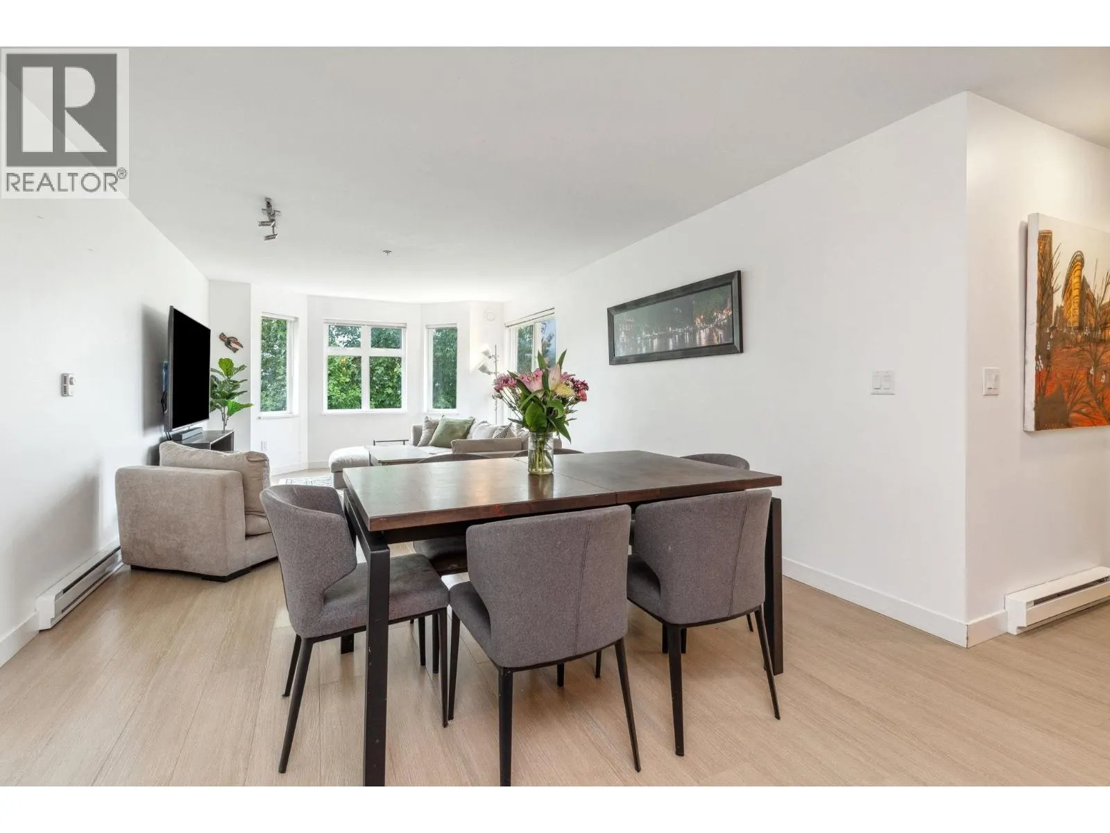 501 160 SHORELINE CIRCLE