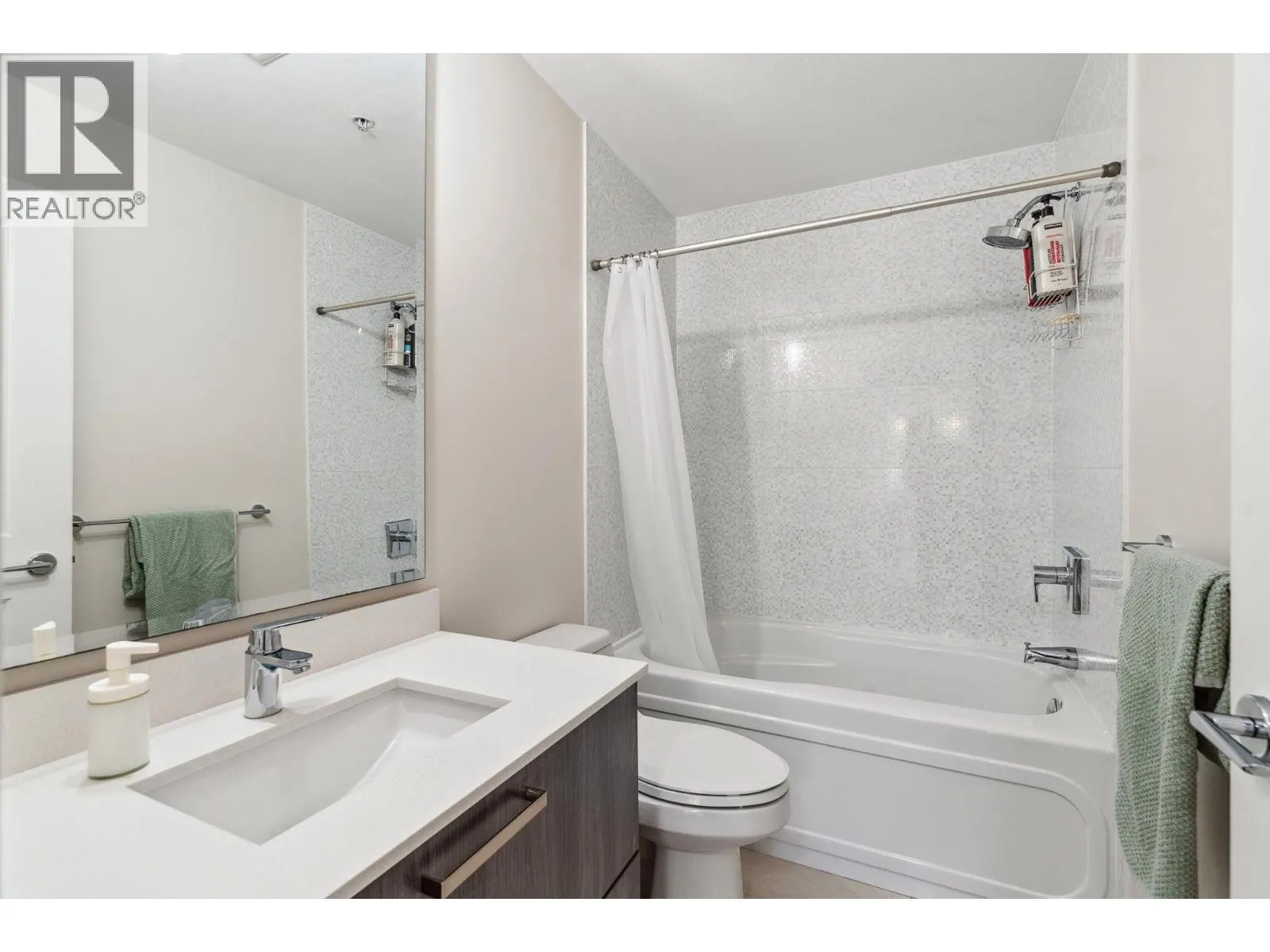 501 160 SHORELINE CIRCLE