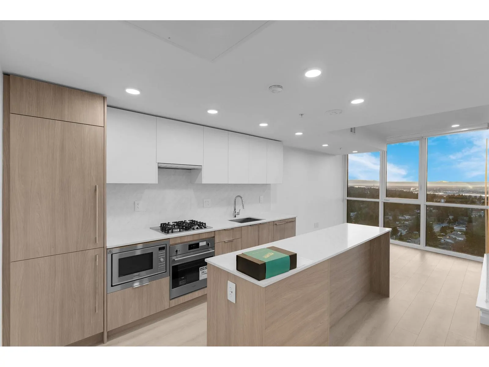 2106 10333 133 STREET