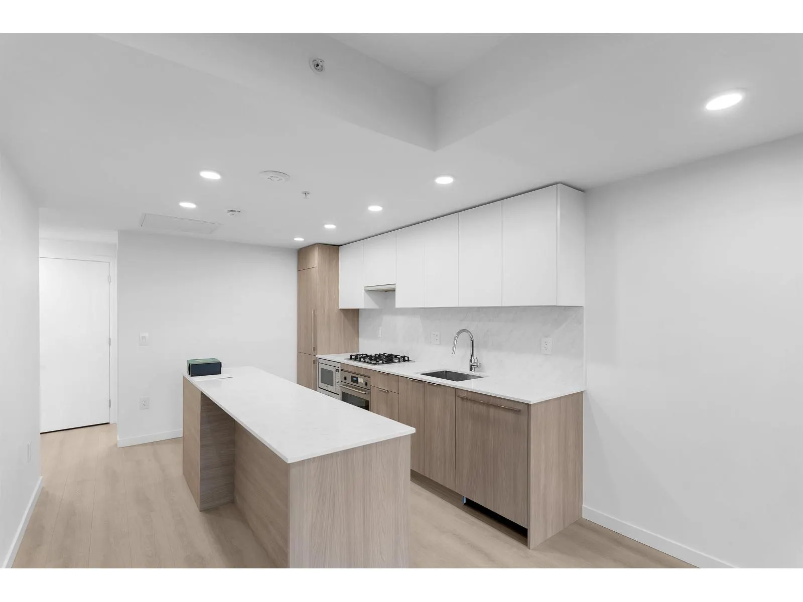 2106 10333 133 STREET