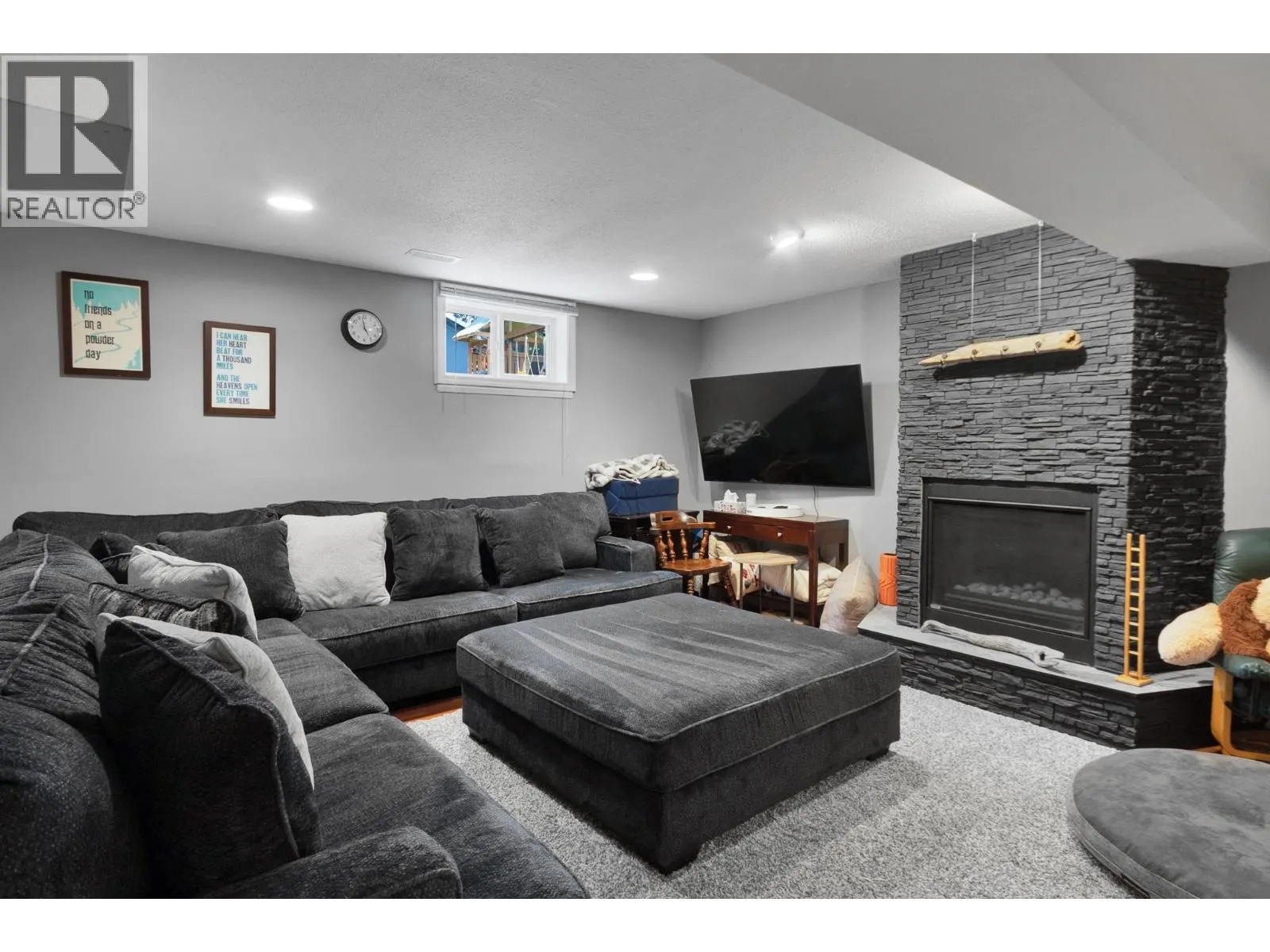 7725 KINGSLEY CRESCENT