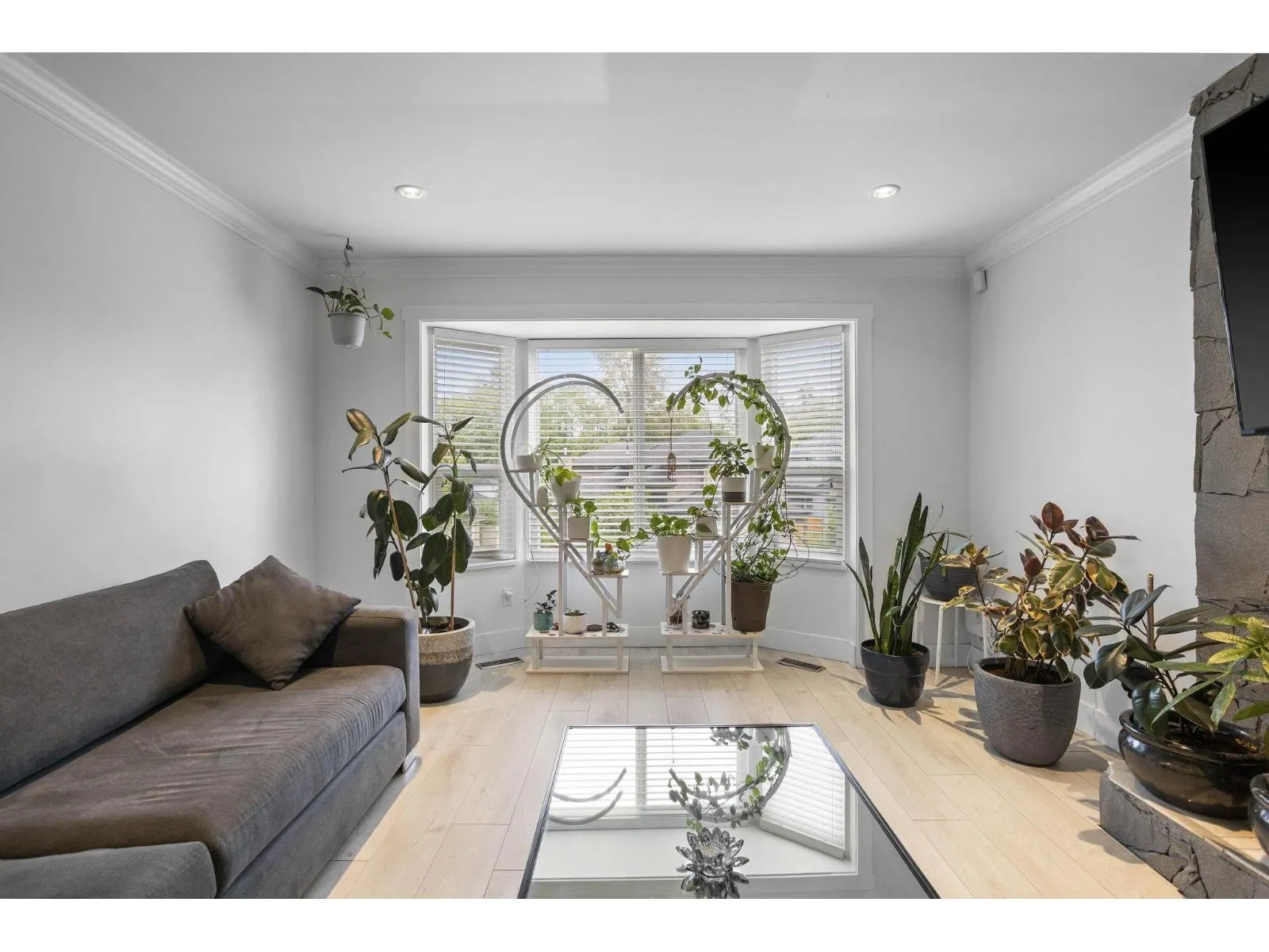 11885 CHATEAU WYND