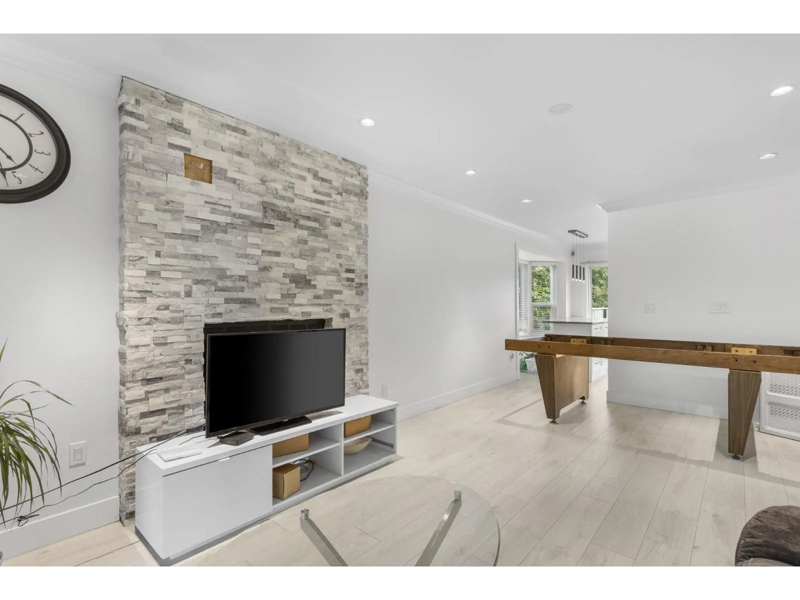 11885 CHATEAU WYND