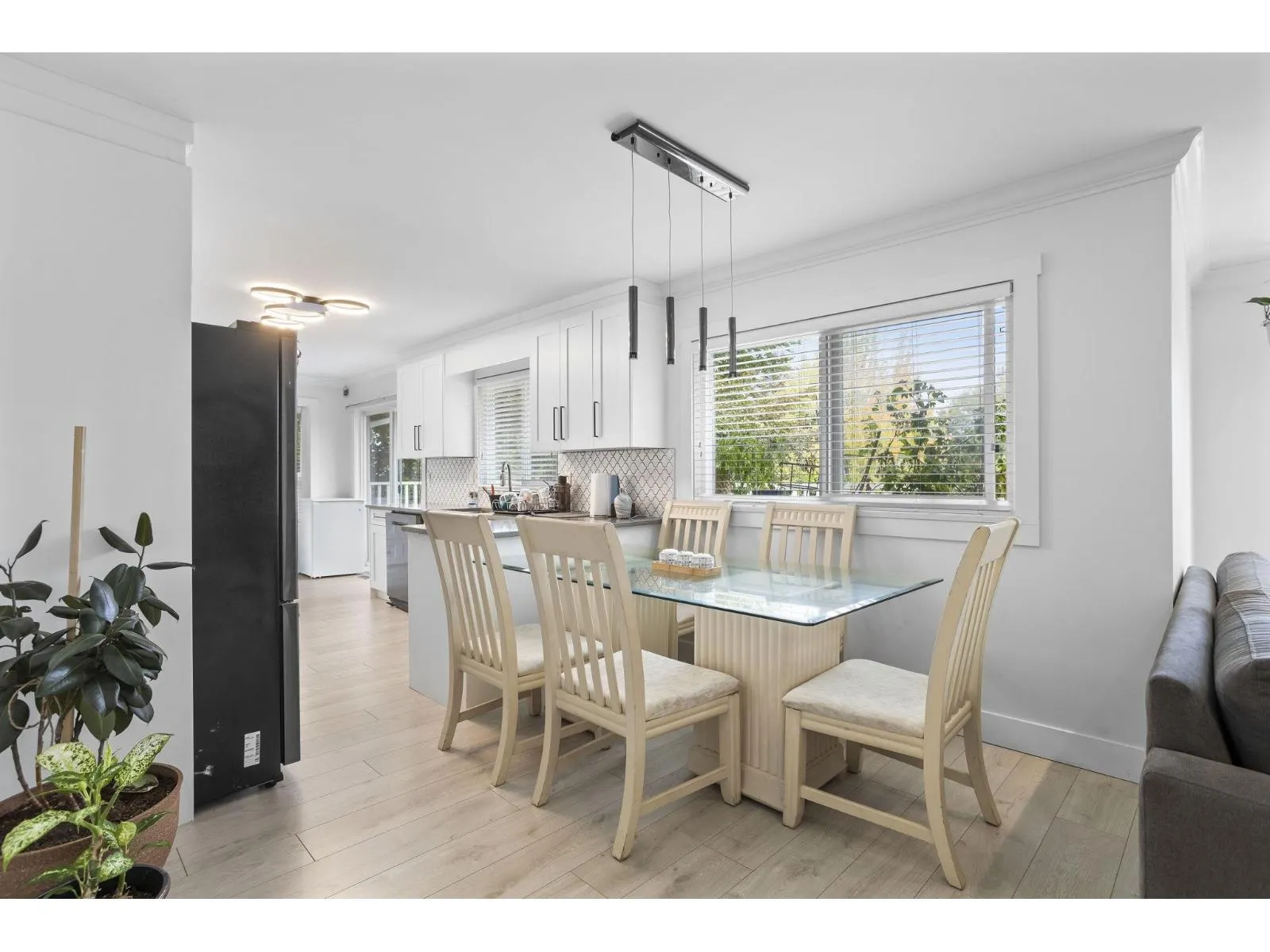 11885 CHATEAU WYND