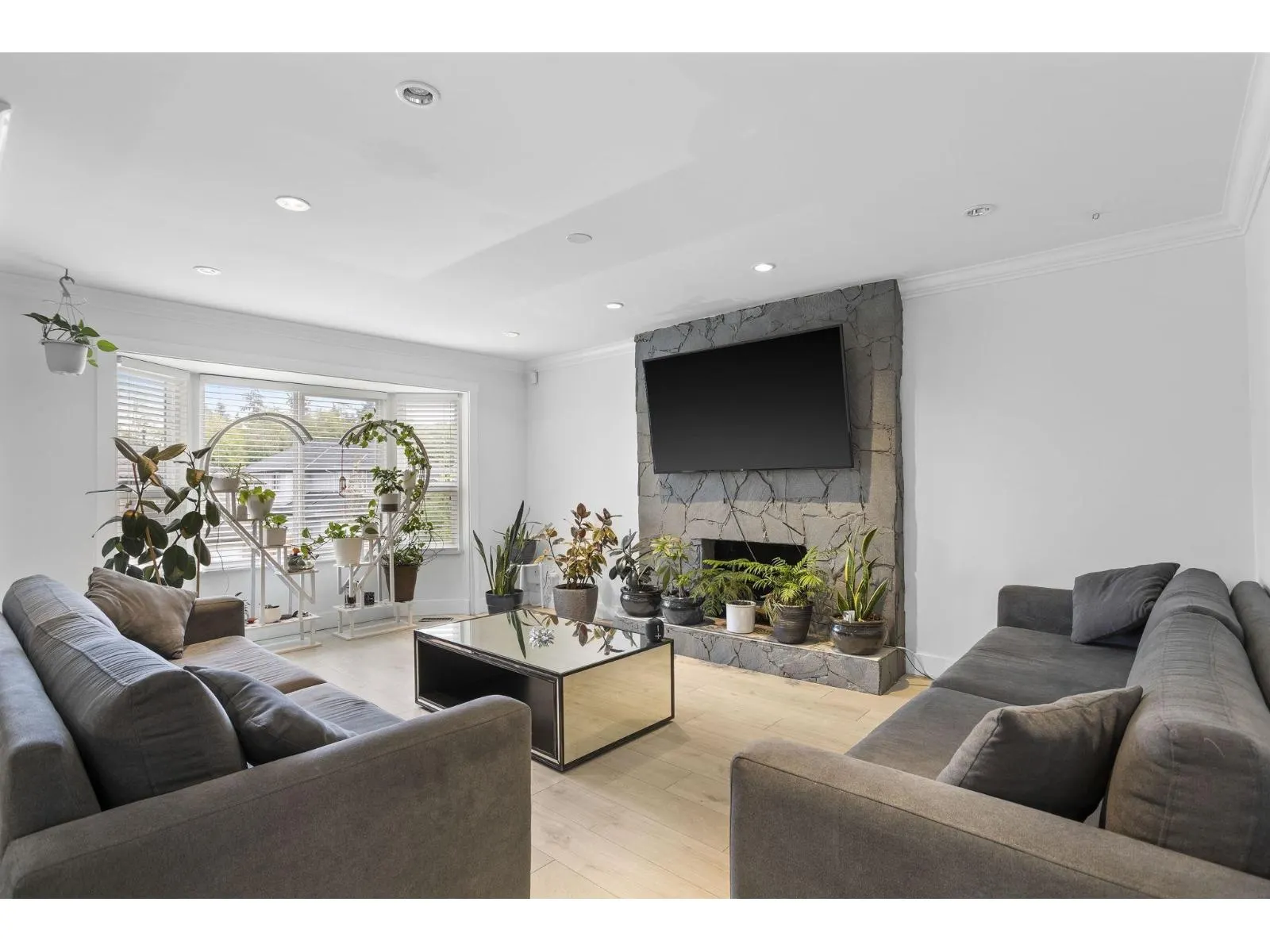11885 CHATEAU WYND