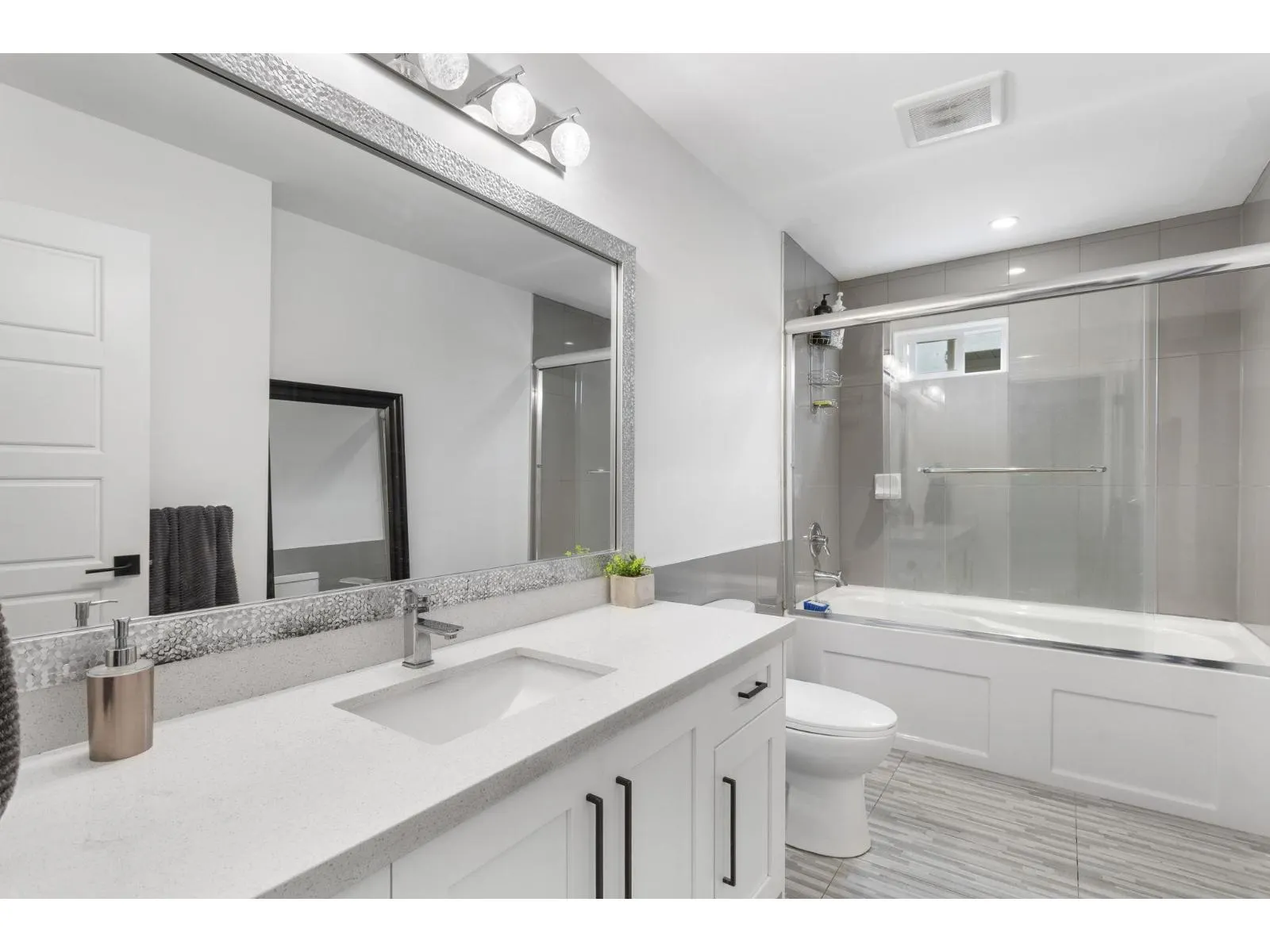 11885 CHATEAU WYND