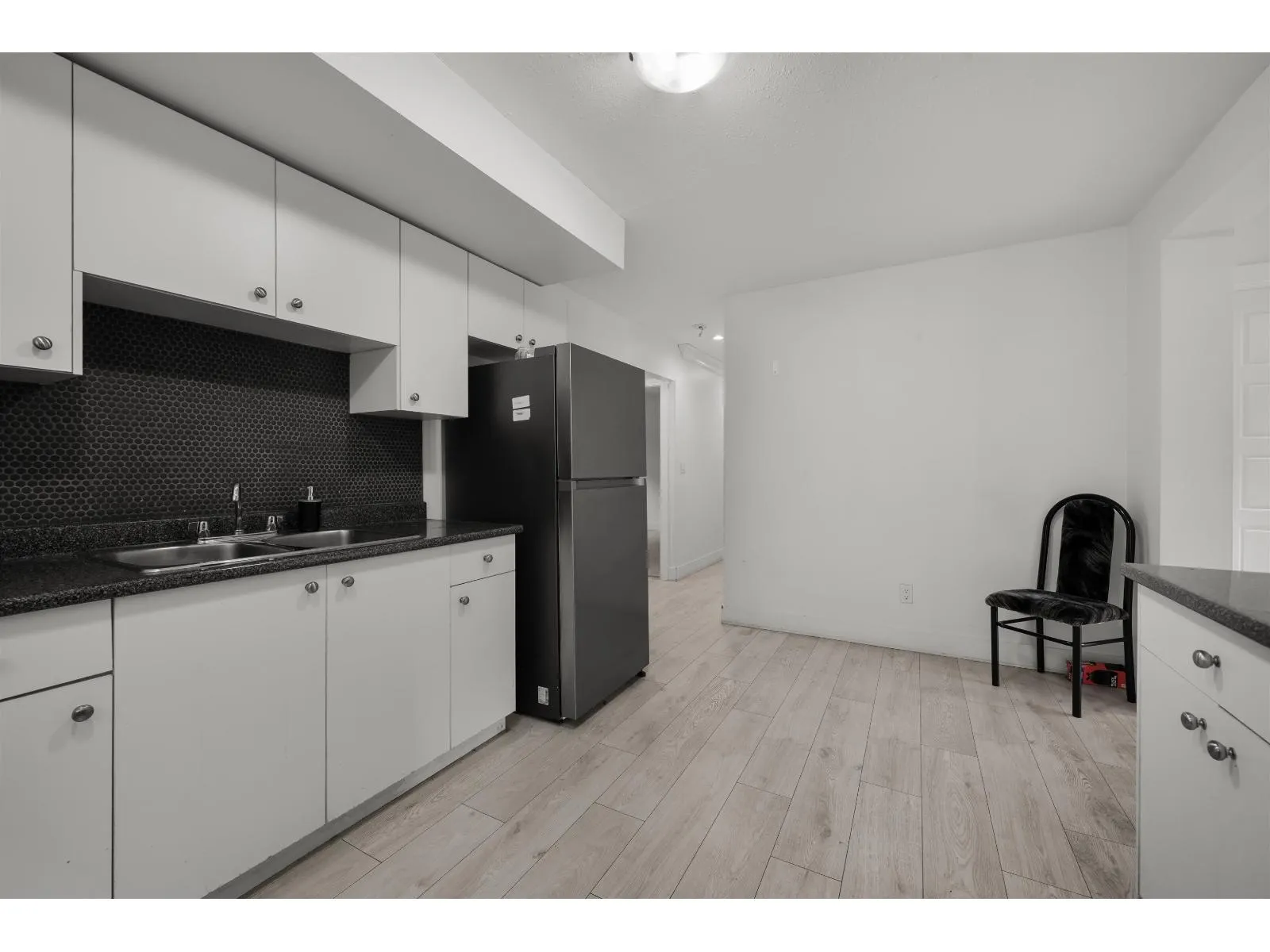11885 CHATEAU WYND