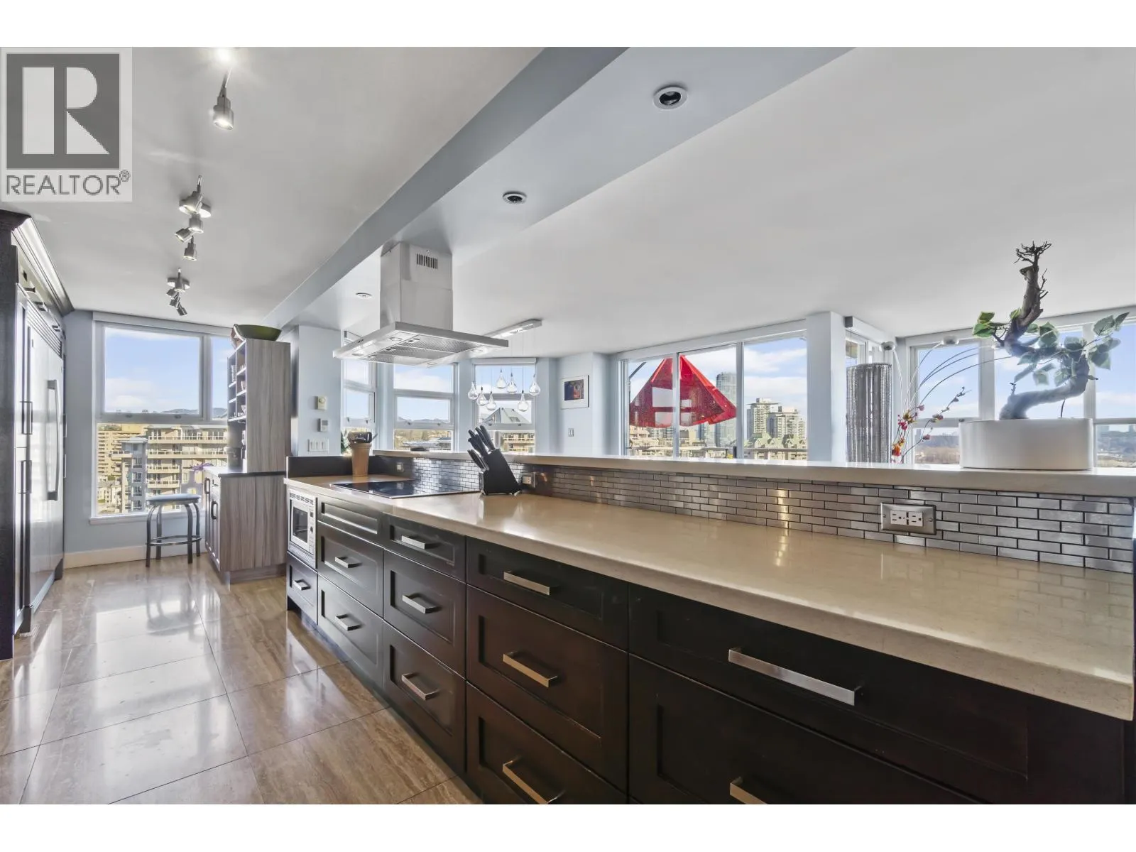1901 1250 QUAYSIDE DRIVE