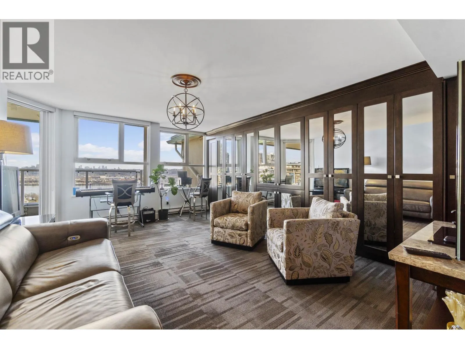 1901 1250 QUAYSIDE DRIVE