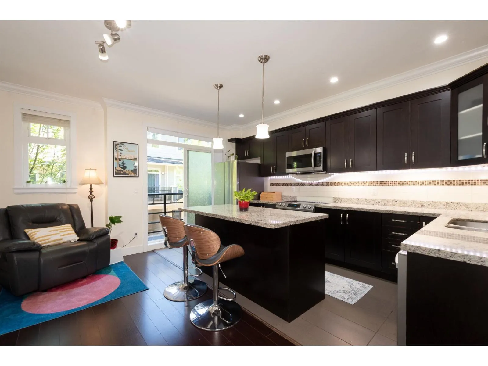 8 6383 140 STREET