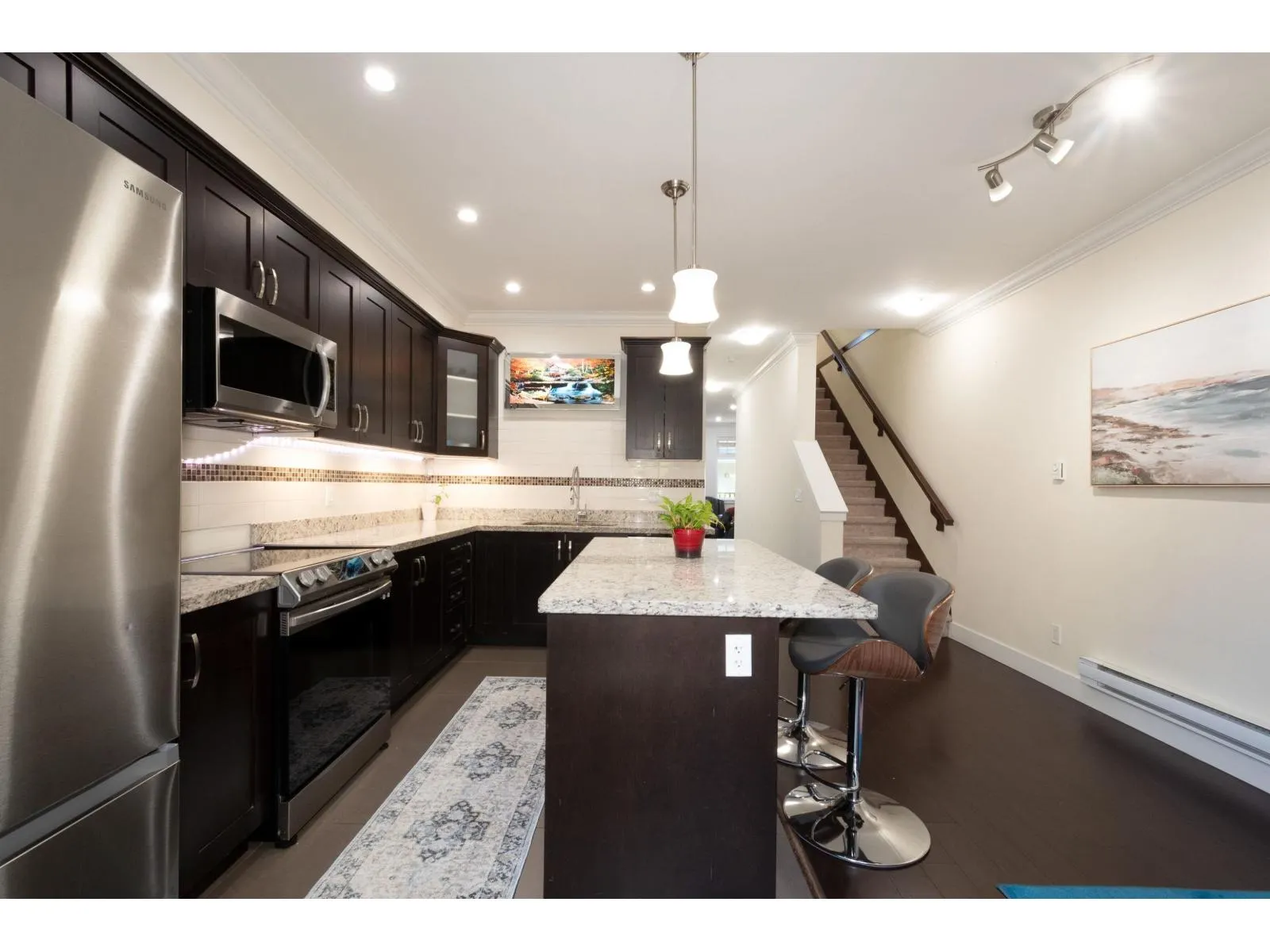 8 6383 140 STREET