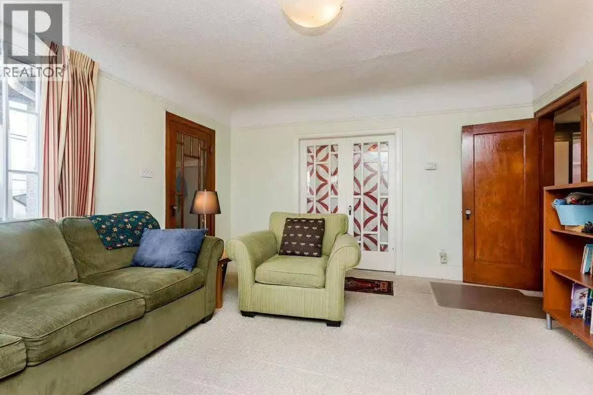 4358 VICTORIA DRIVE