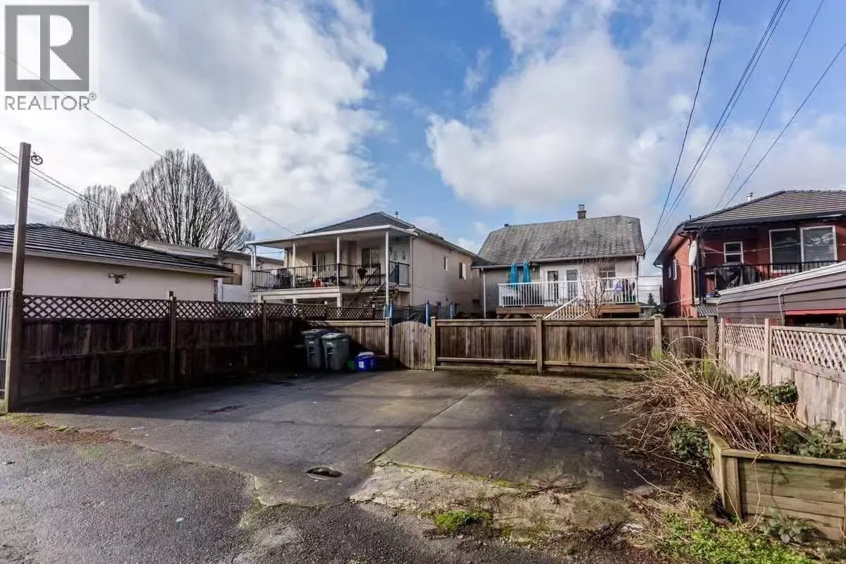 4358 VICTORIA DRIVE
