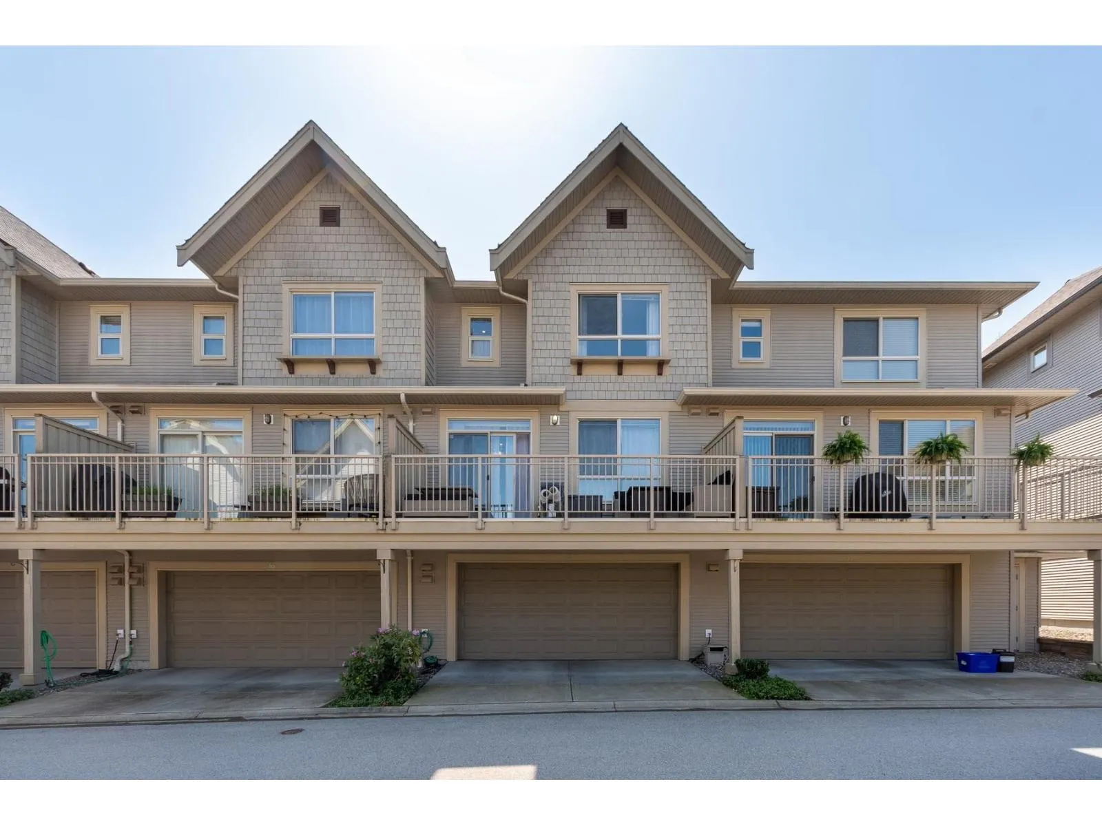 96 2738 158 STREET