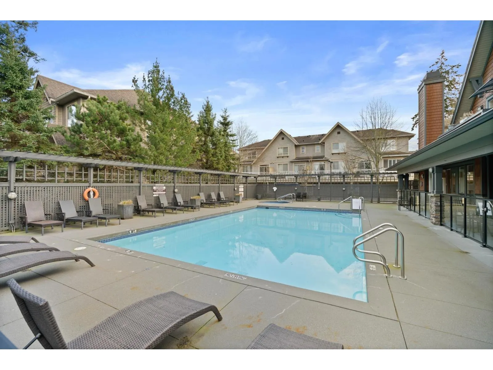 96 2738 158 STREET