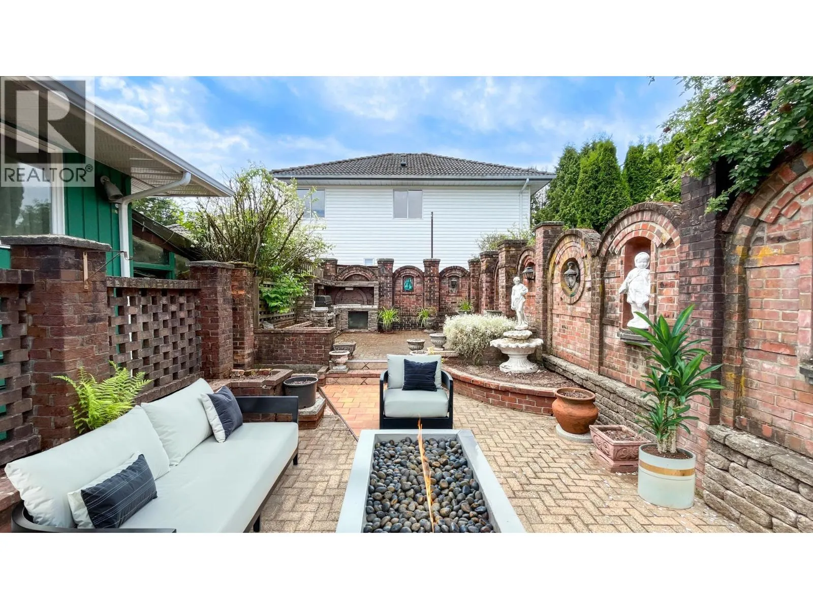 803 EDGAR AVENUE