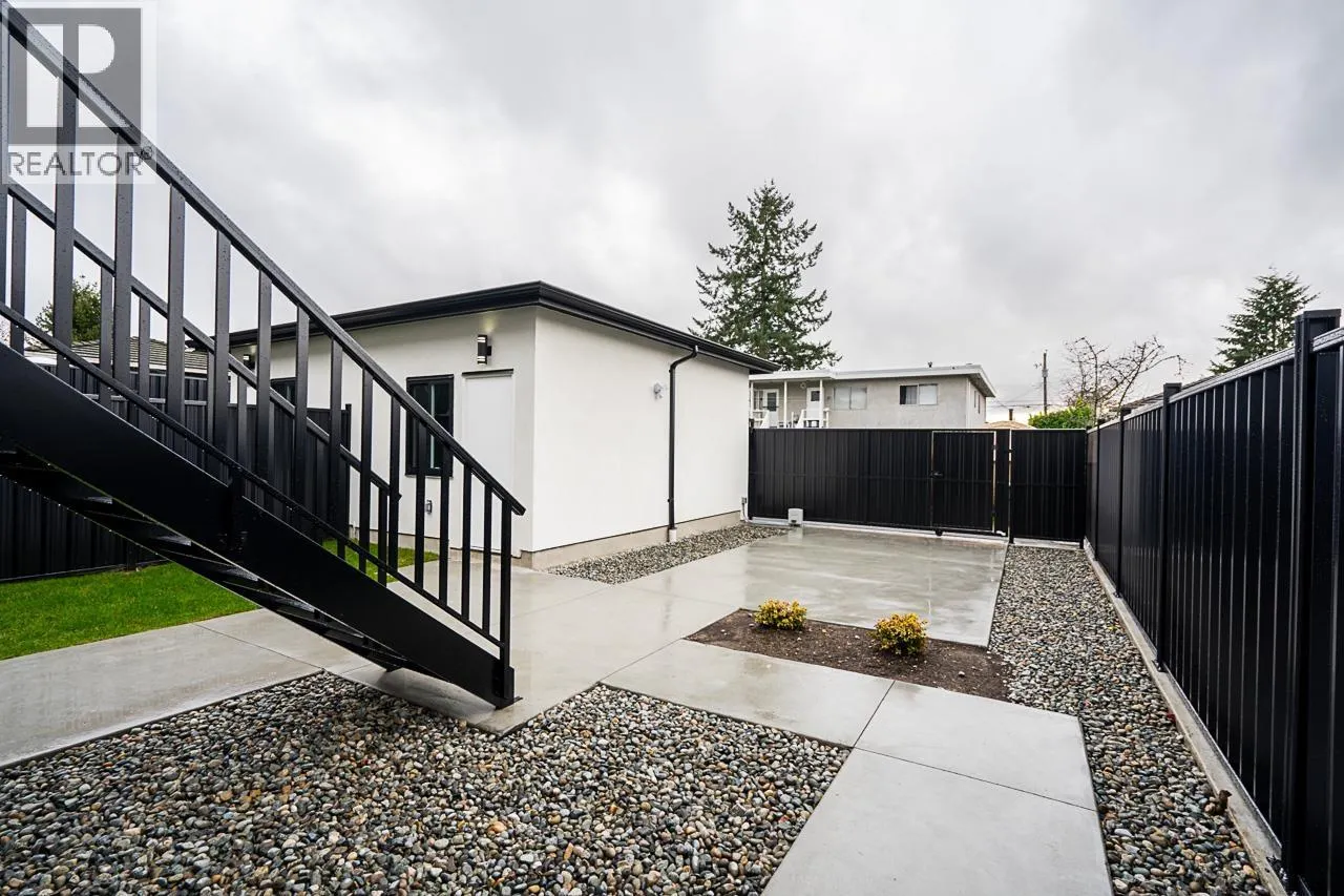 6150 NAPIER STREET