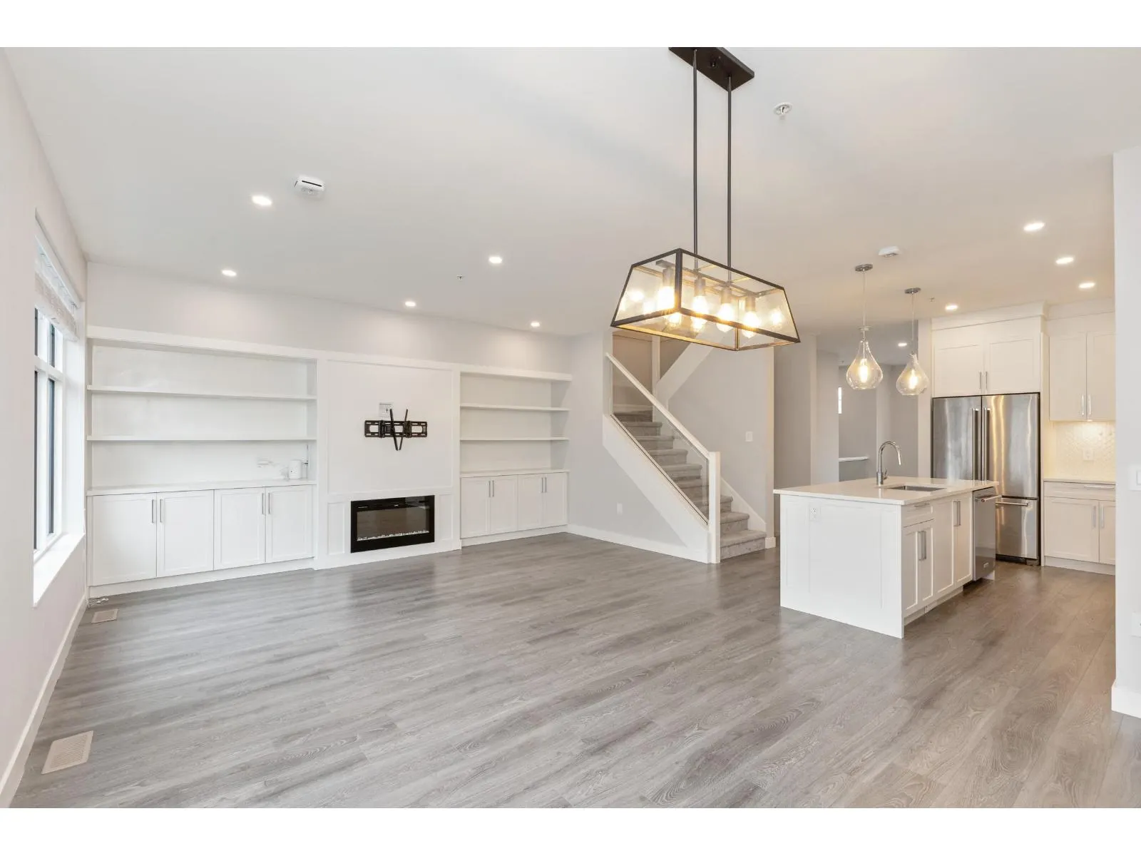 15 20327 72B AVENUE