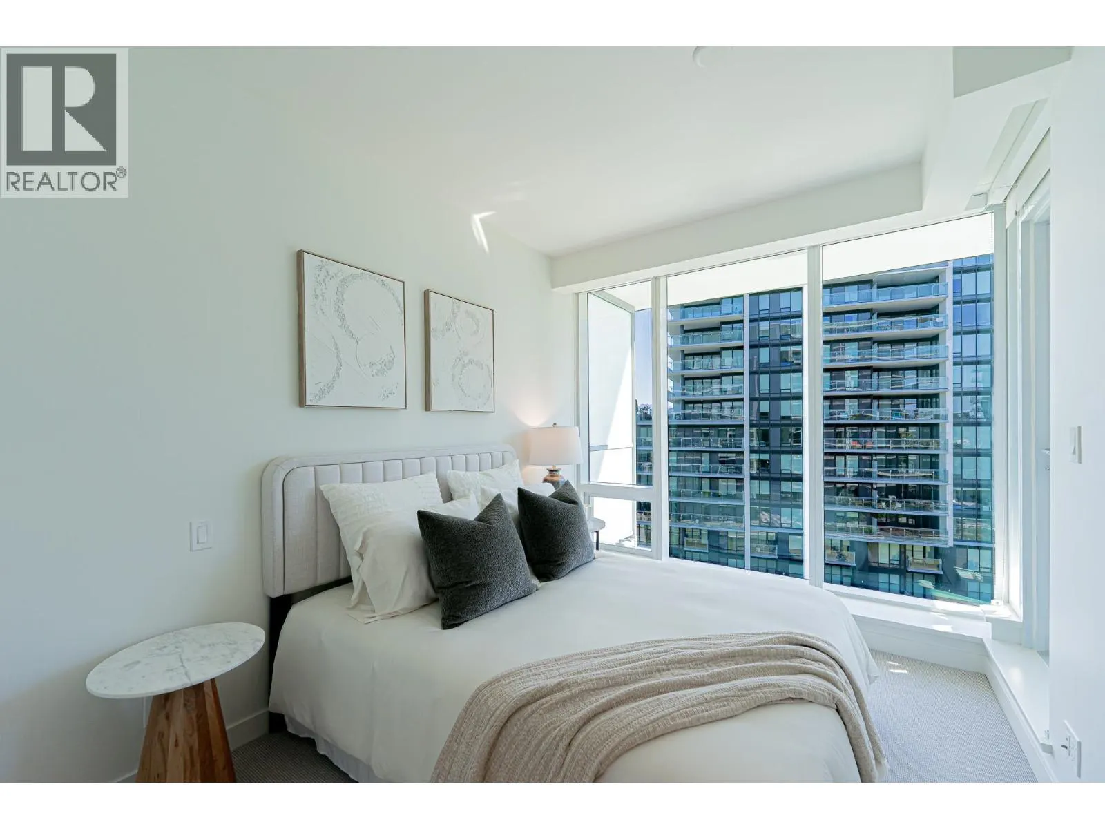 606 6633 PEARSON WAY