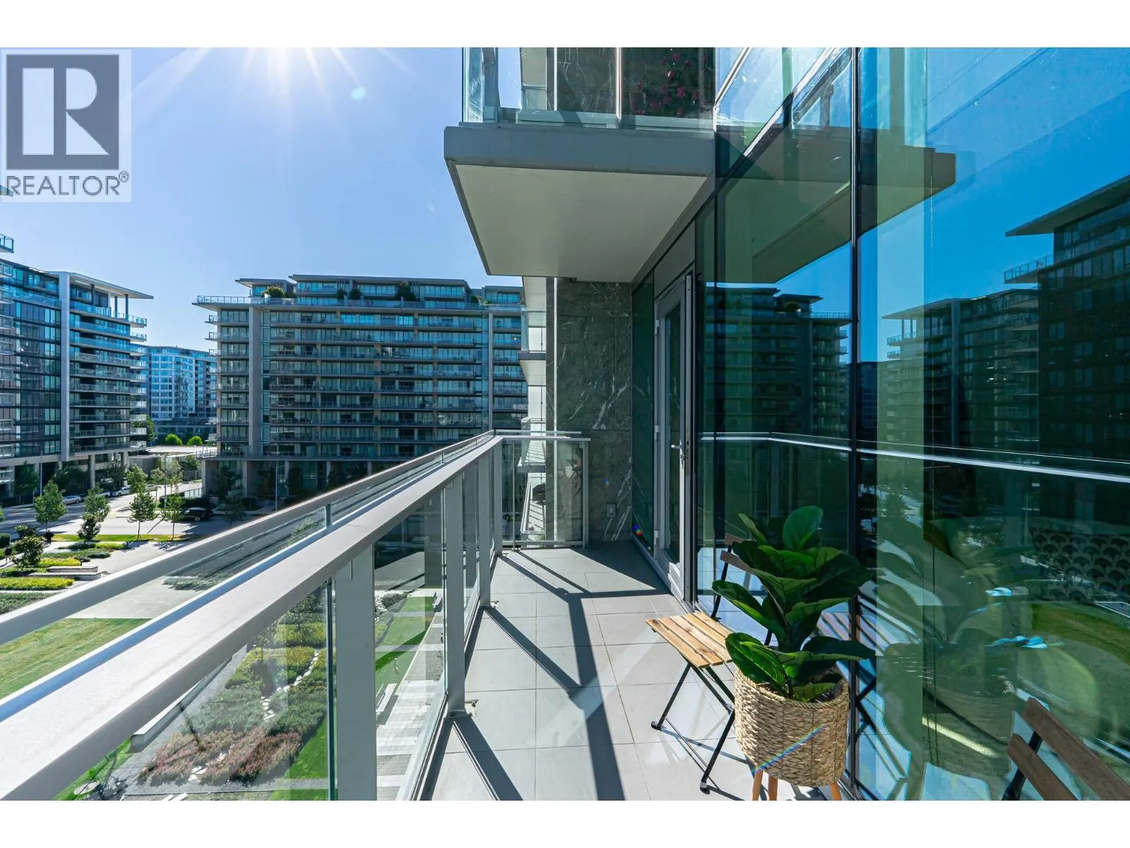 606 6633 PEARSON WAY
