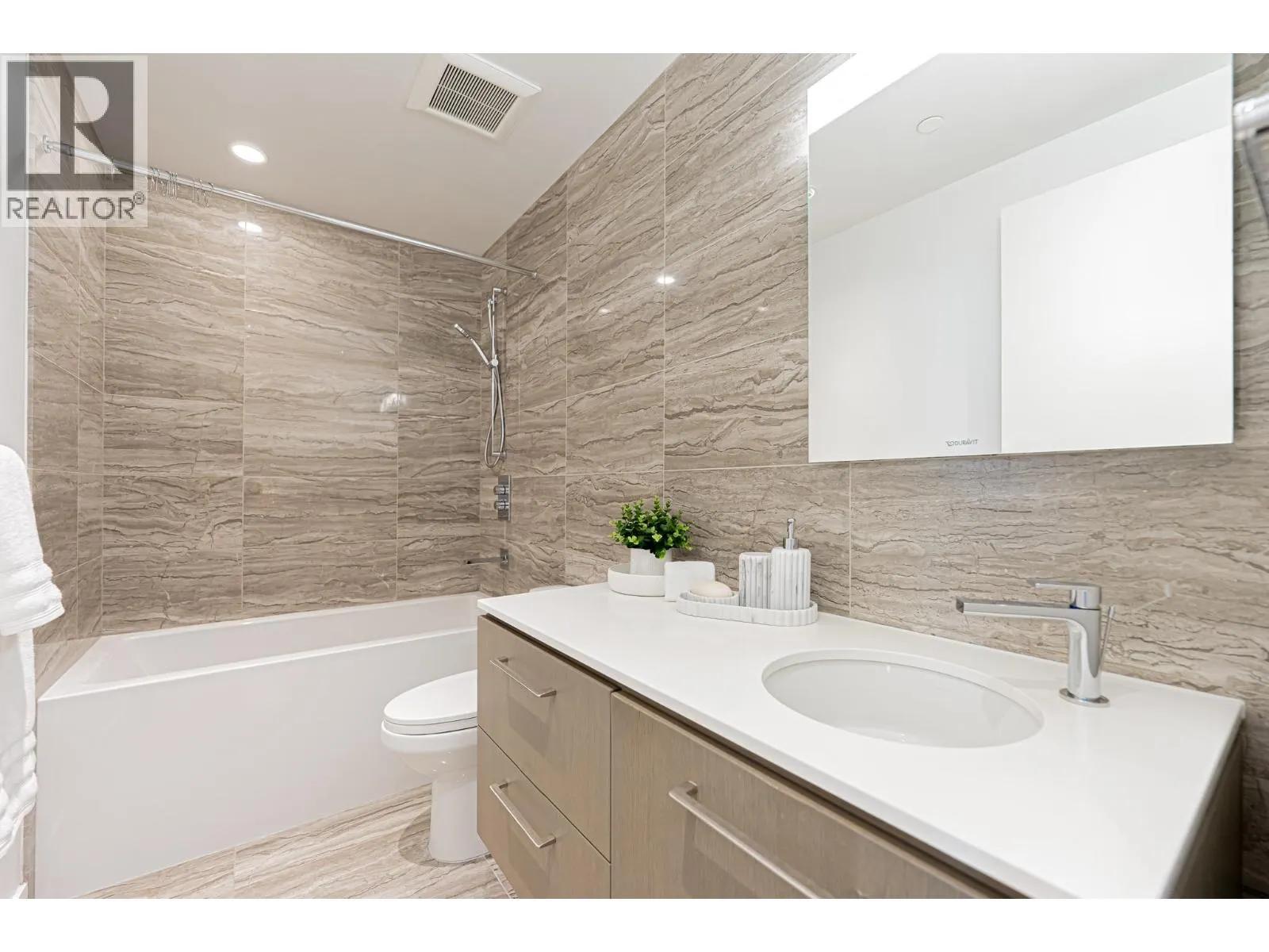 606 6633 PEARSON WAY