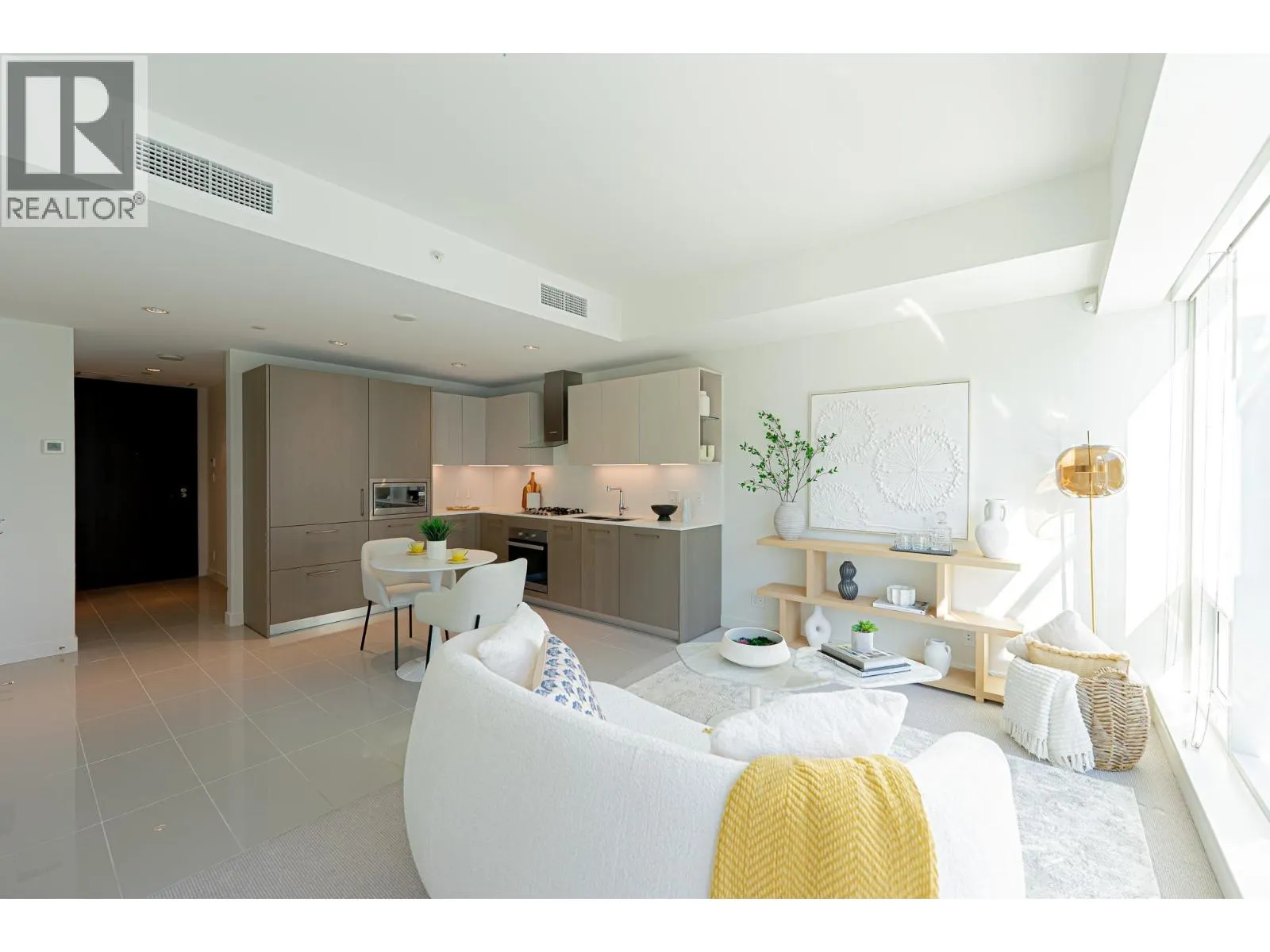 606 6633 PEARSON WAY