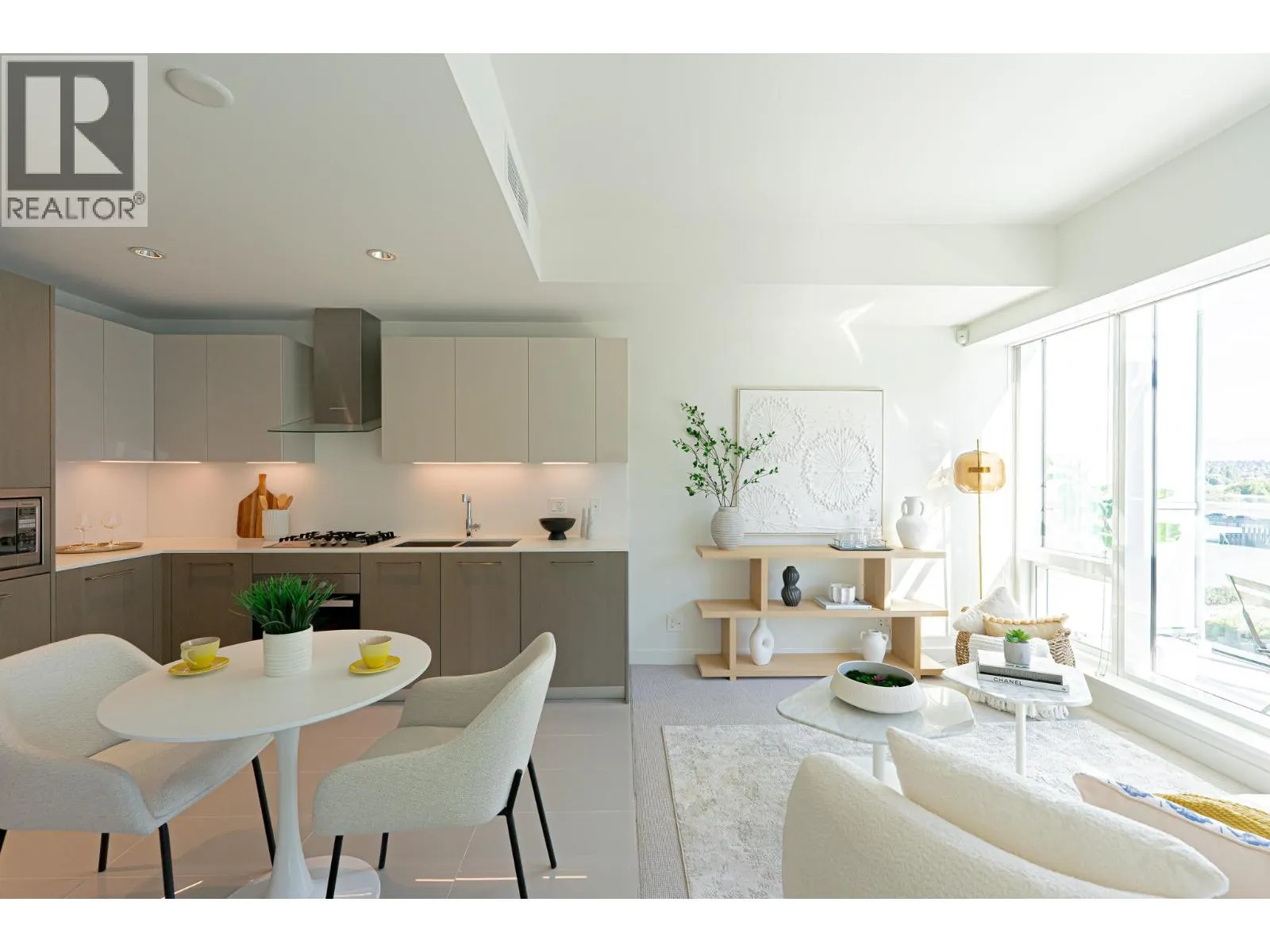 606 6633 PEARSON WAY