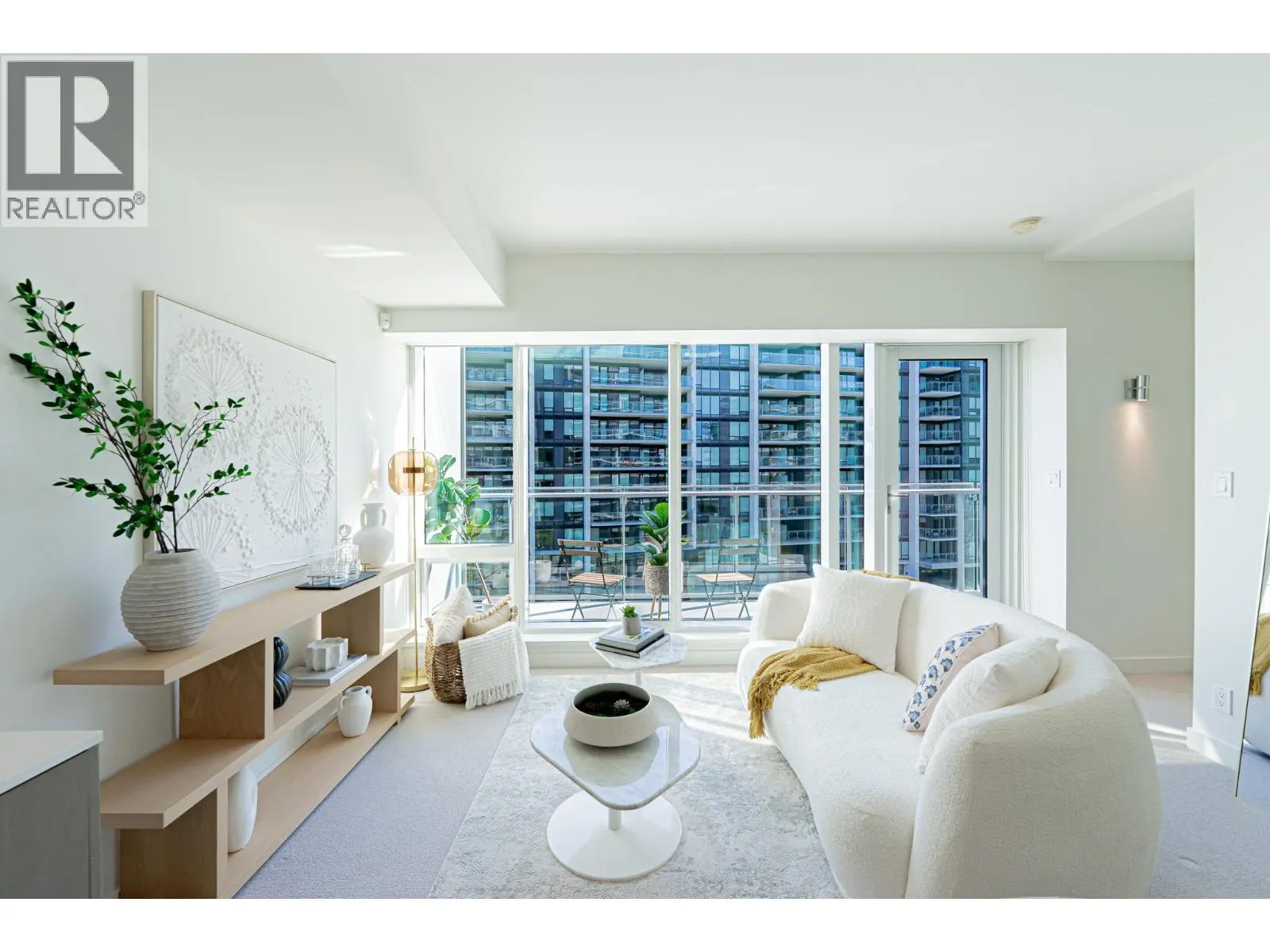 606 6633 PEARSON WAY
